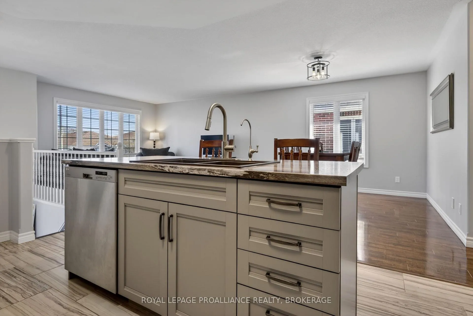 Photo 15 of 182 Briceland Street, Kingston, Rideau — HOMEH
