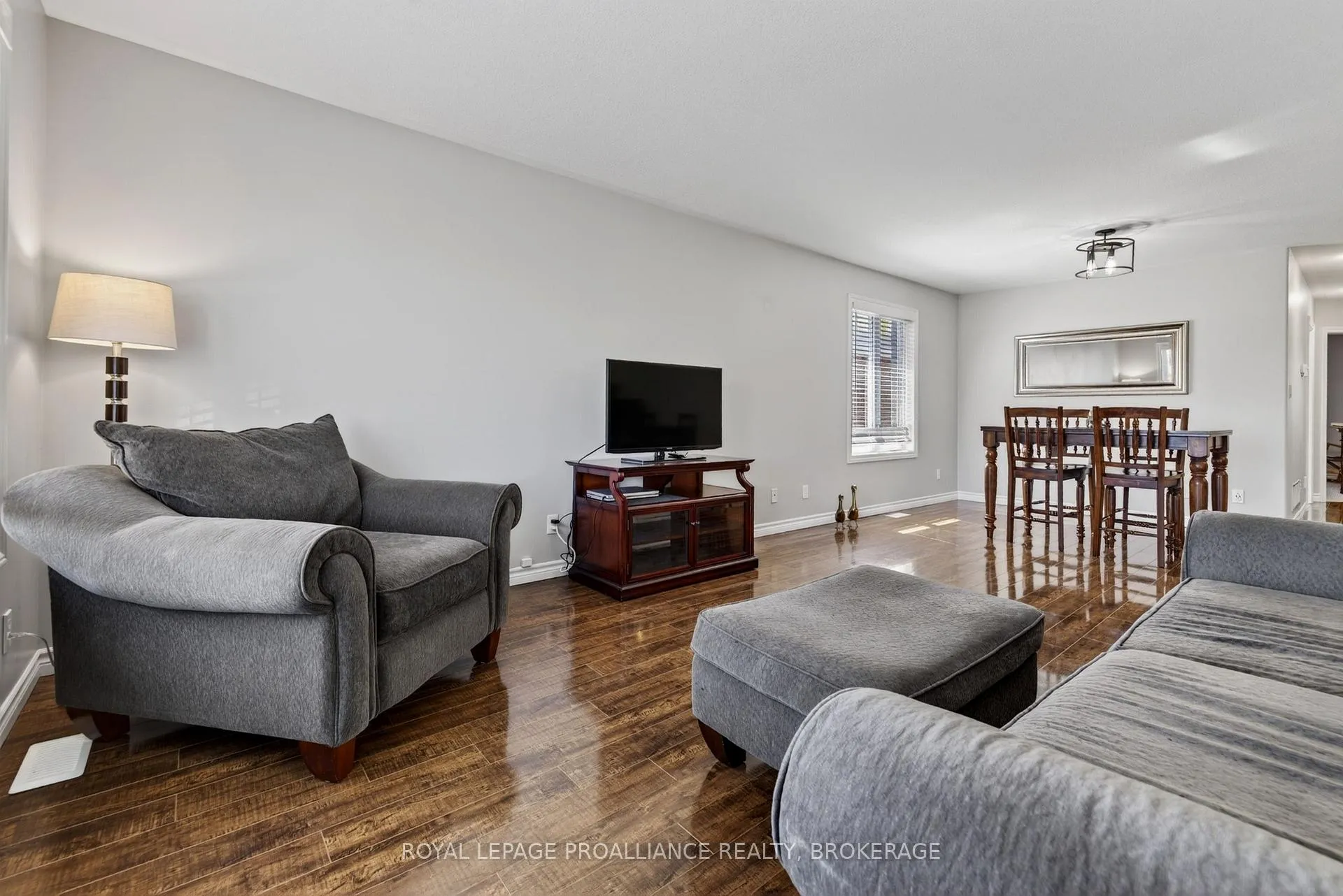 Photo 23 of 182 Briceland Street, Kingston, Rideau — HOMEH