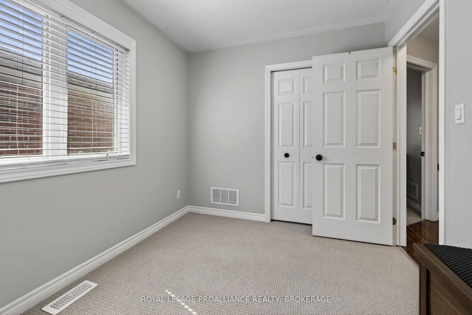 Photo 28 of 182 Briceland Street, Kingston, Rideau — HOMEH