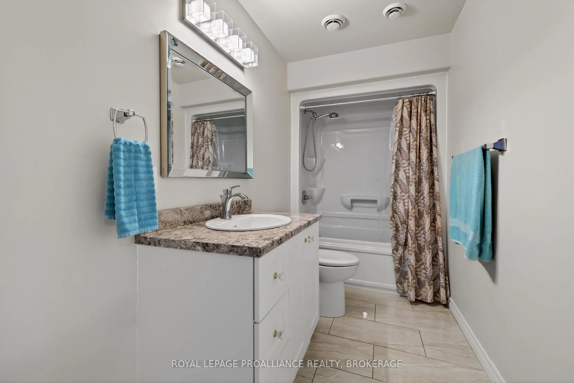 Photo 39 of 182 Briceland Street, Kingston, Rideau — HOMEH
