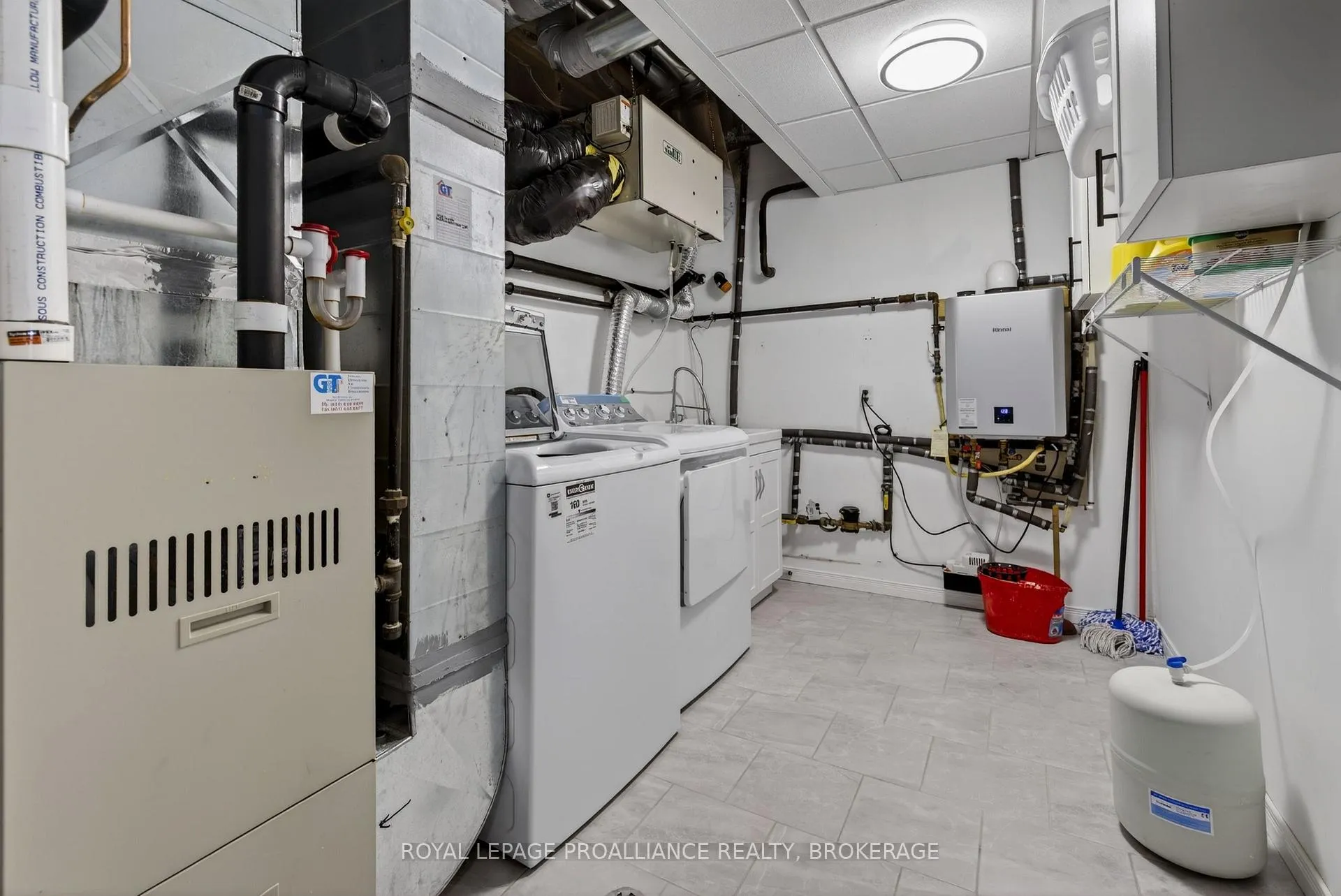 Photo 40 of 182 Briceland Street, Kingston, Rideau — HOMEH