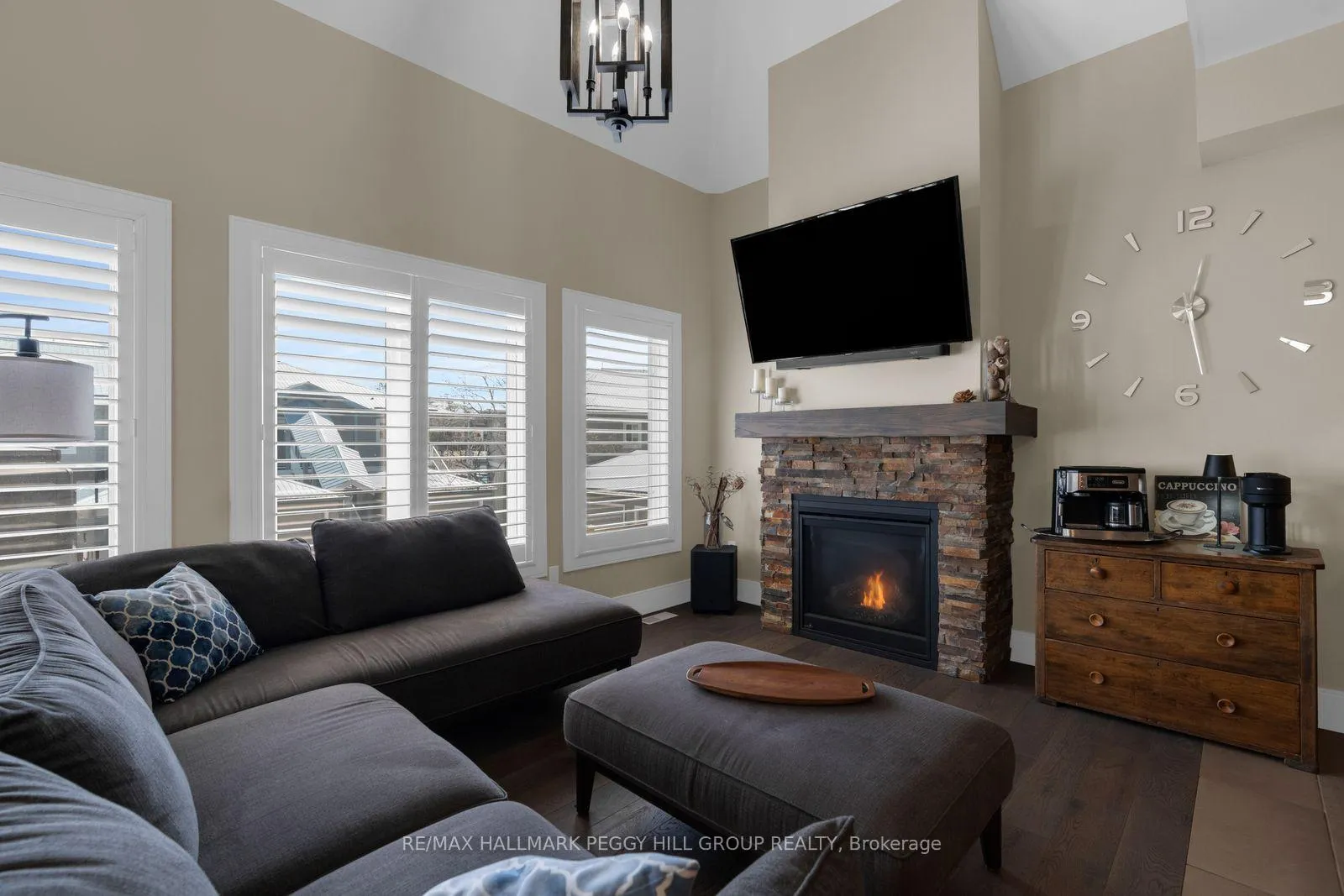 Photo 3 of Unit 21, 10 Invermara Court, Orillia — HOMEH