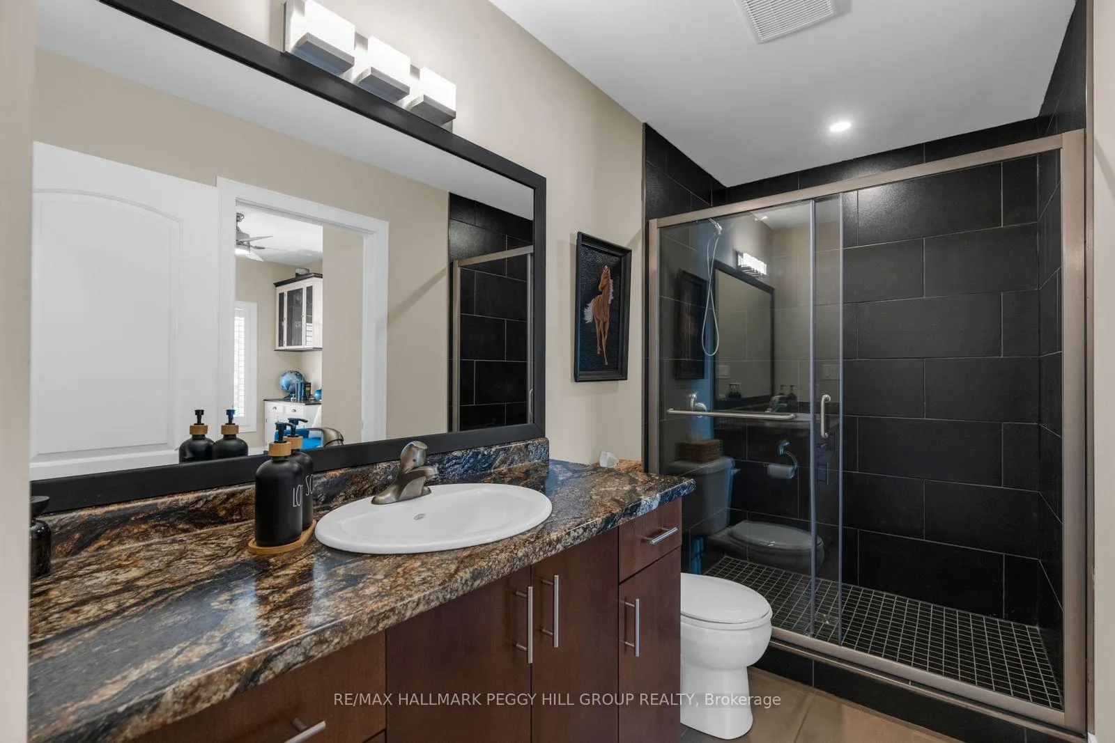 Photo 9 of Unit 21, 10 Invermara Court, Orillia — HOMEH