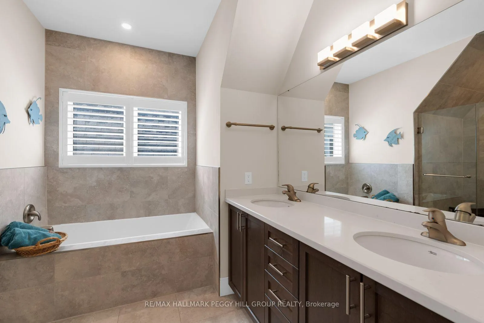 Photo 11 of Unit 21, 10 Invermara Court, Orillia — HOMEH