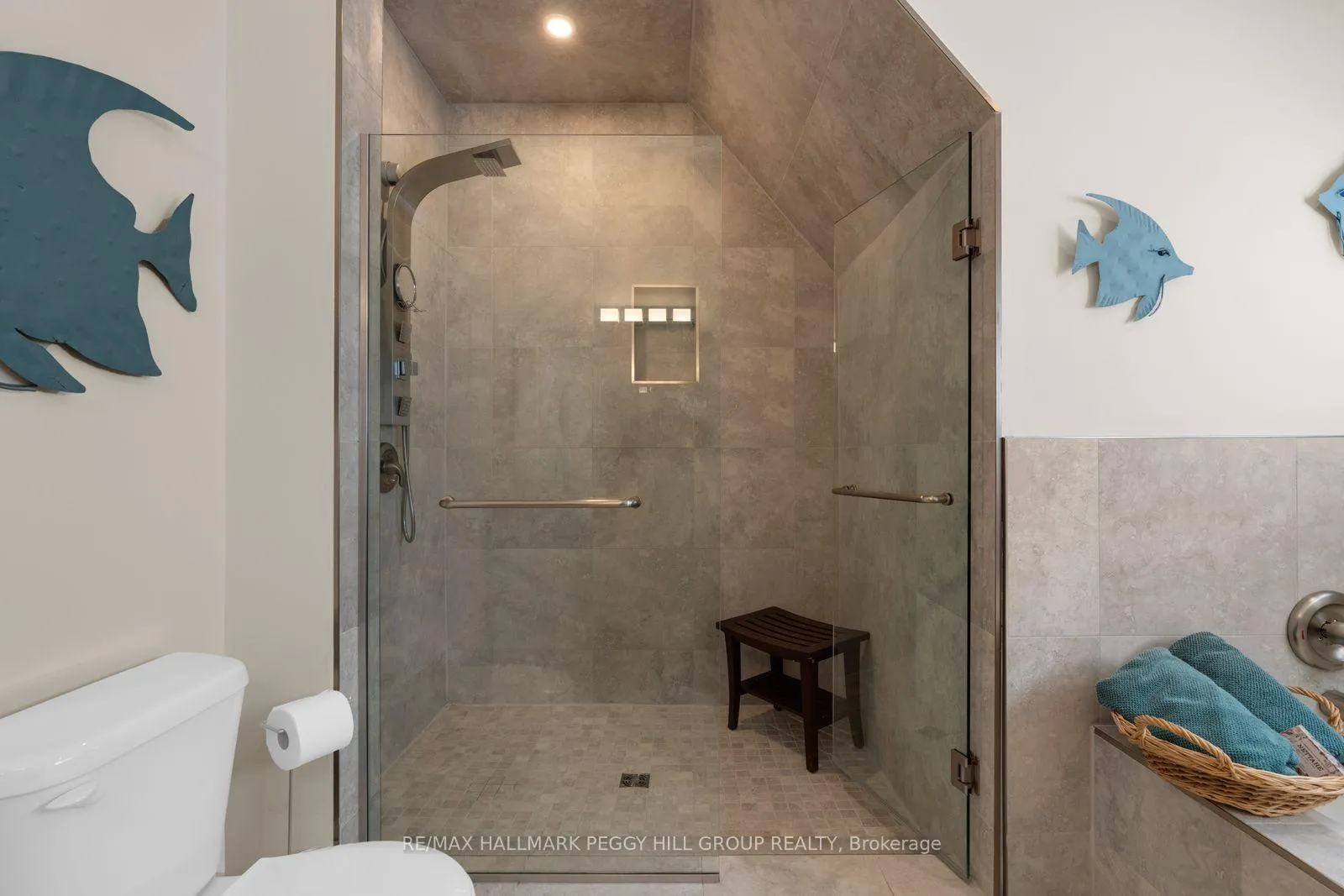 Photo 12 of Unit 21, 10 Invermara Court, Orillia — HOMEH