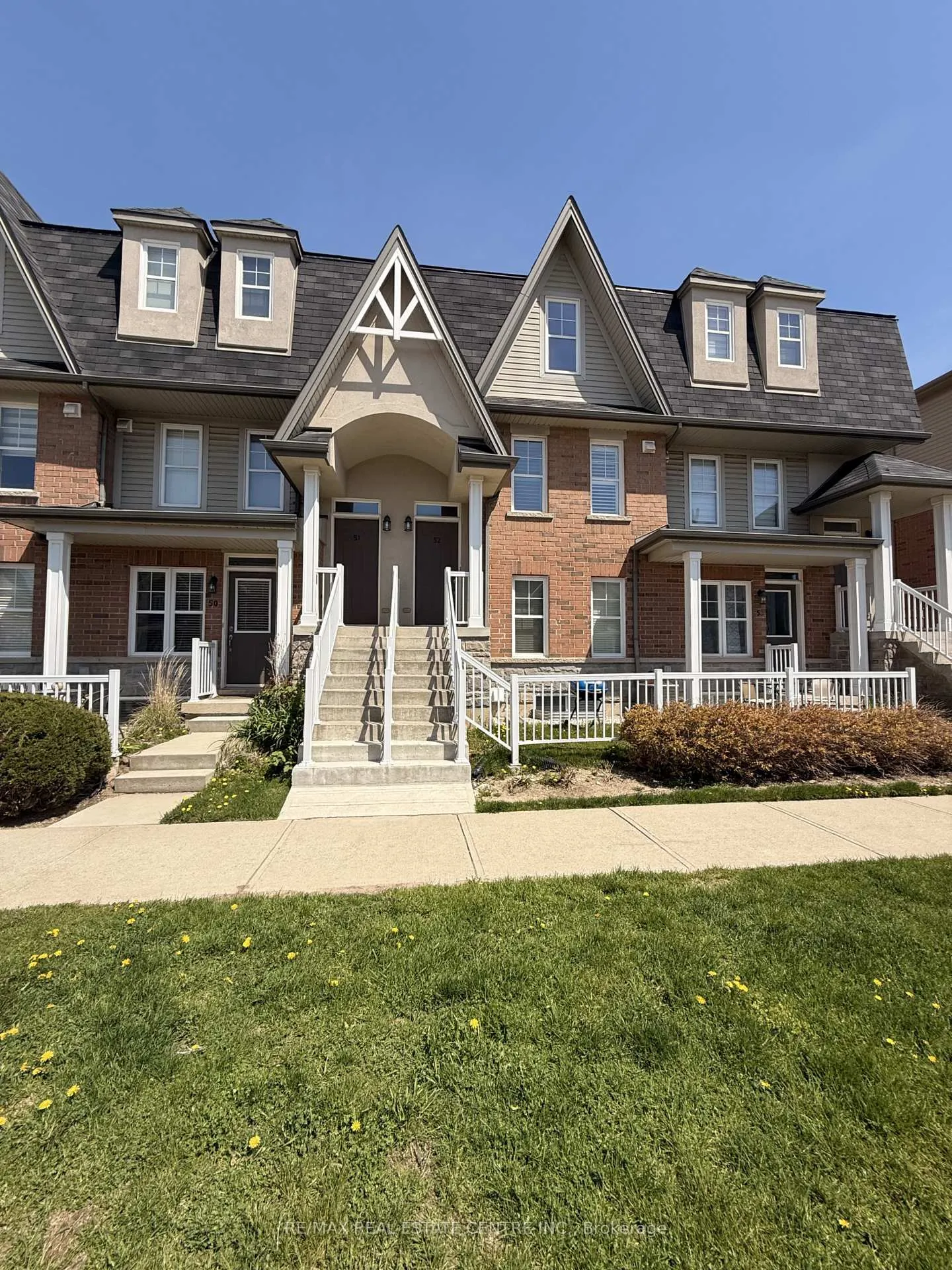 Front of Unit 52, 1380 Costigan Road