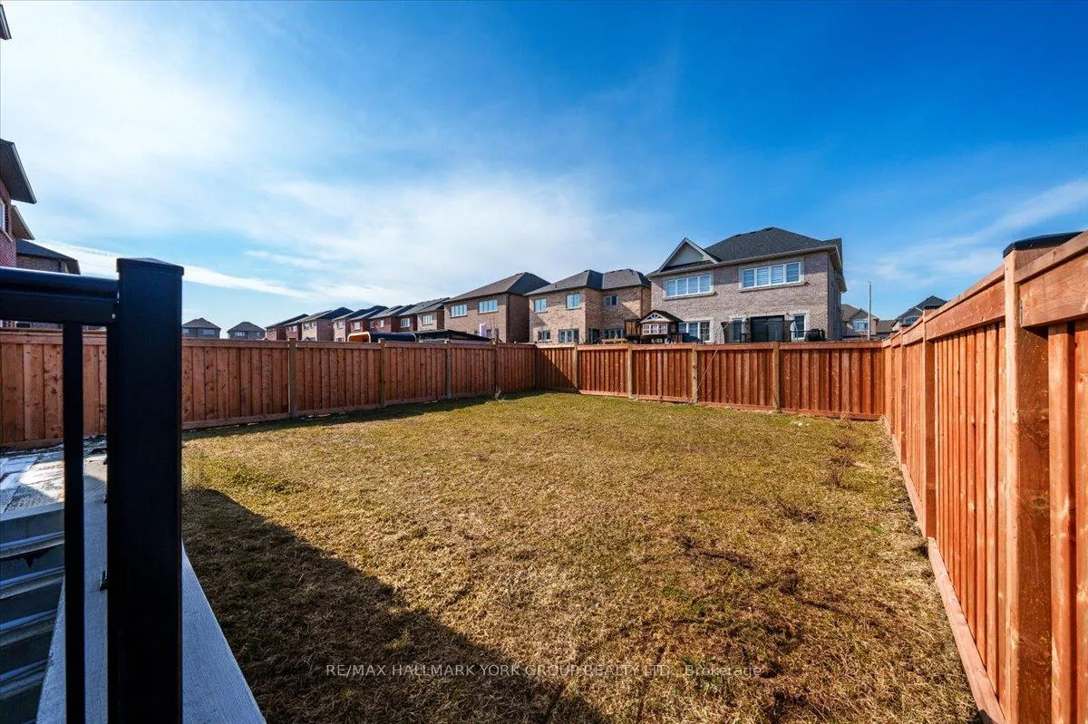 Photo 24 of 1310 Broderick Street, Innisfil, Rural Innisfil — HOMEH