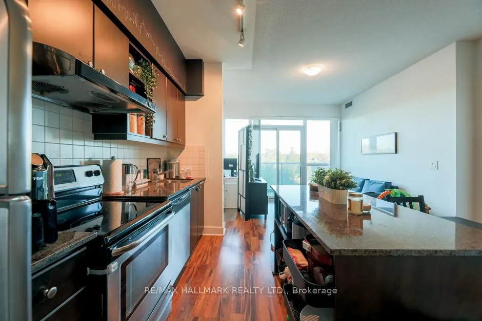 Photo 5 of Unit 423, 35 Brian Peck Crescent, Toronto, Leaside — HOMEH