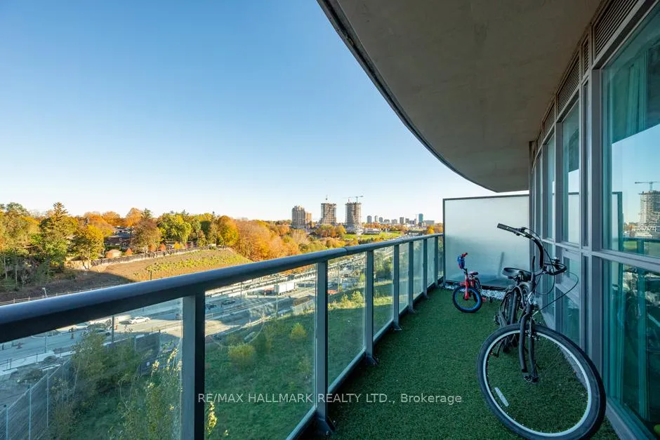 Photo 12 of Unit 423, 35 Brian Peck Crescent, Toronto, Leaside — HOMEH