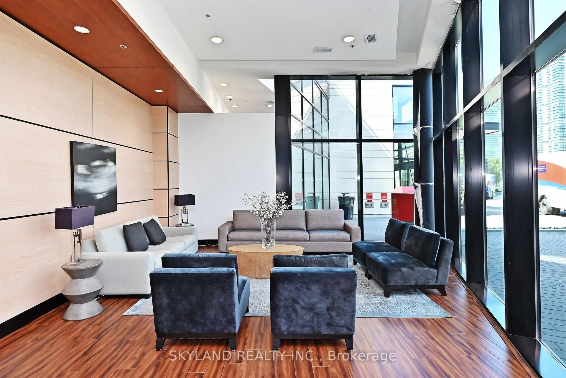 Photo 5 of Unit 903, 2900 Highway 7 Road, Vaughan, Concord — HOMEH