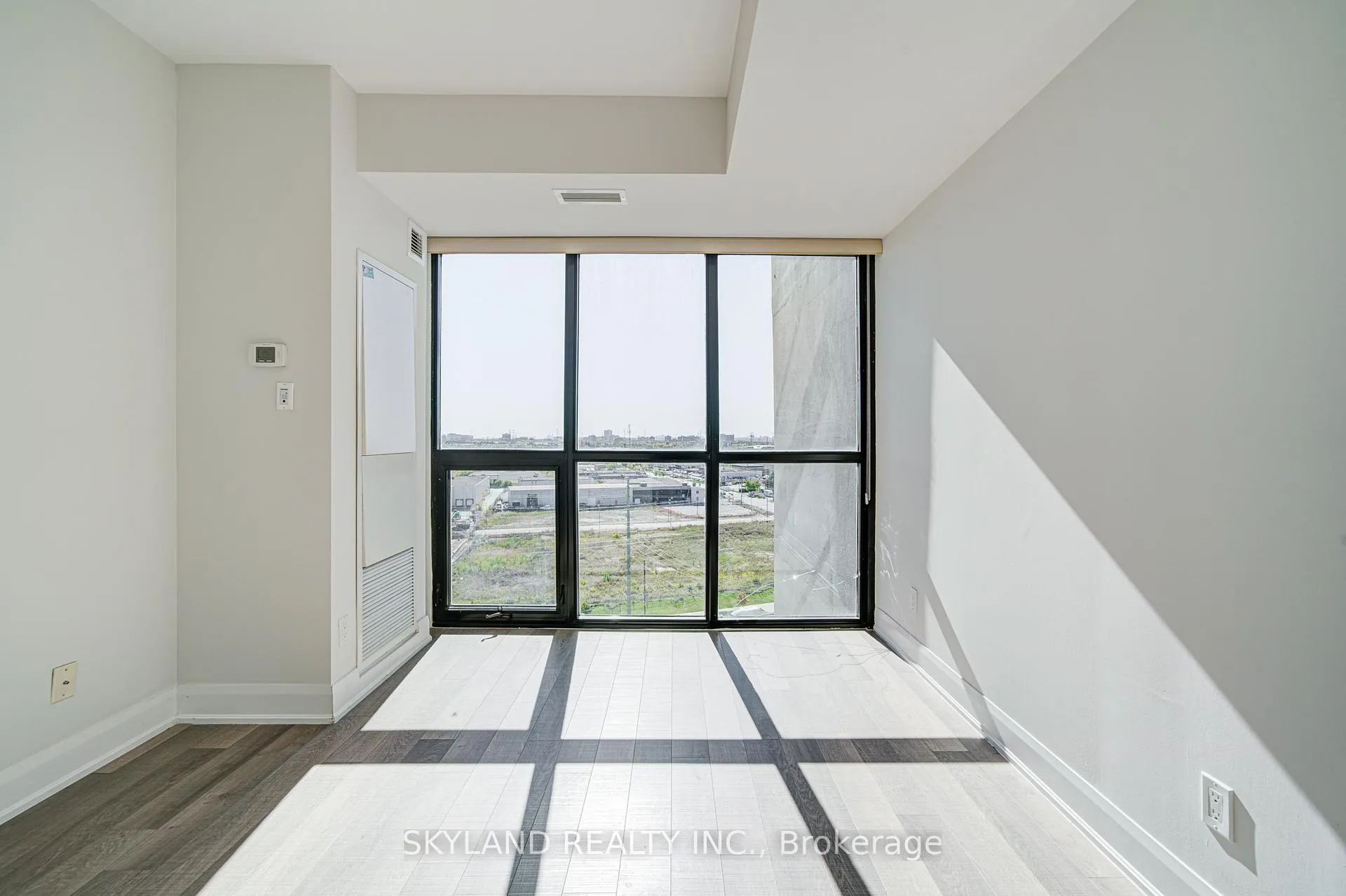 Photo 8 of Unit 903, 2900 Highway 7 Road, Vaughan, Concord — HOMEH