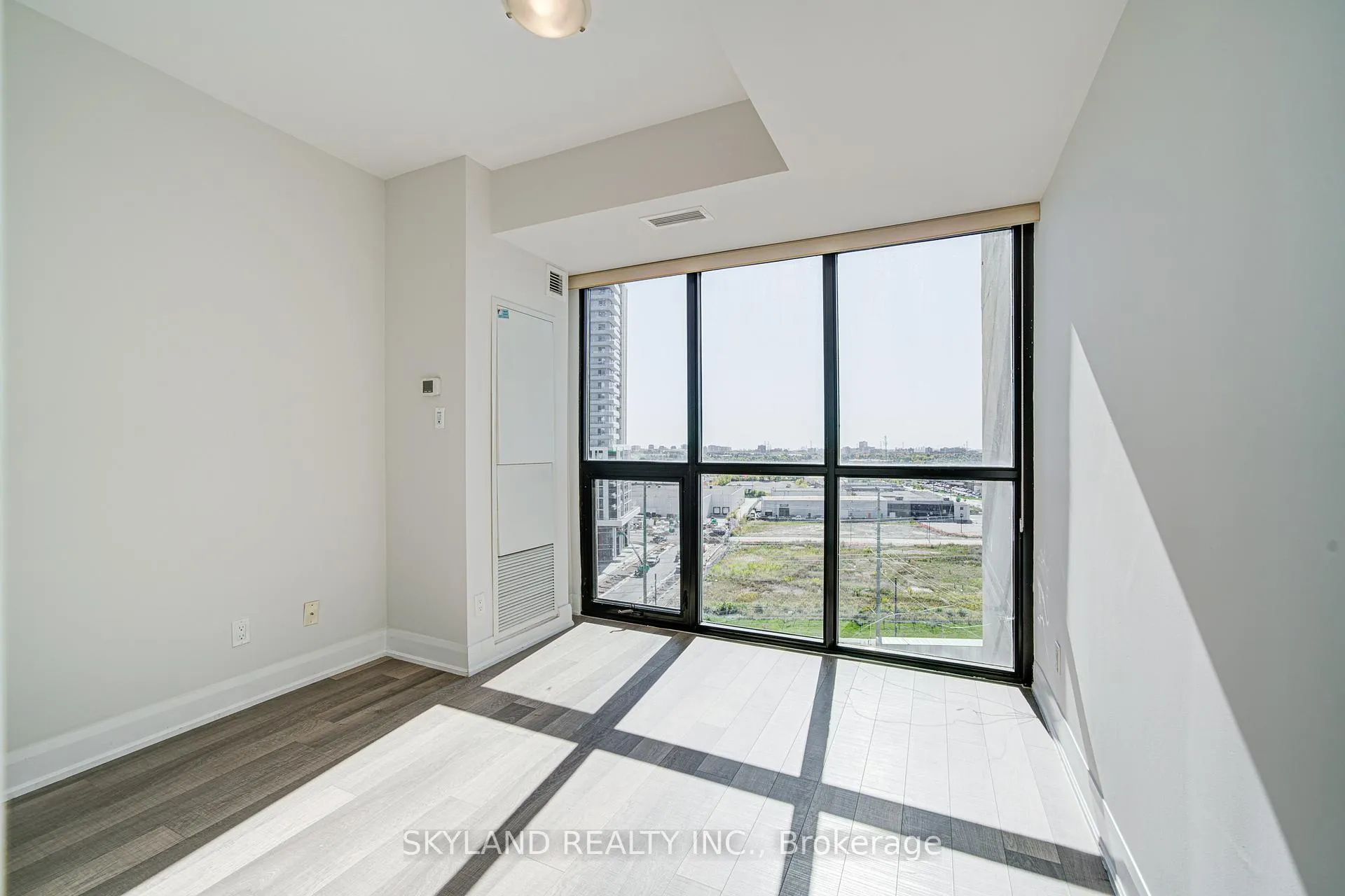 Photo 9 of Unit 903, 2900 Highway 7 Road, Vaughan, Concord — HOMEH