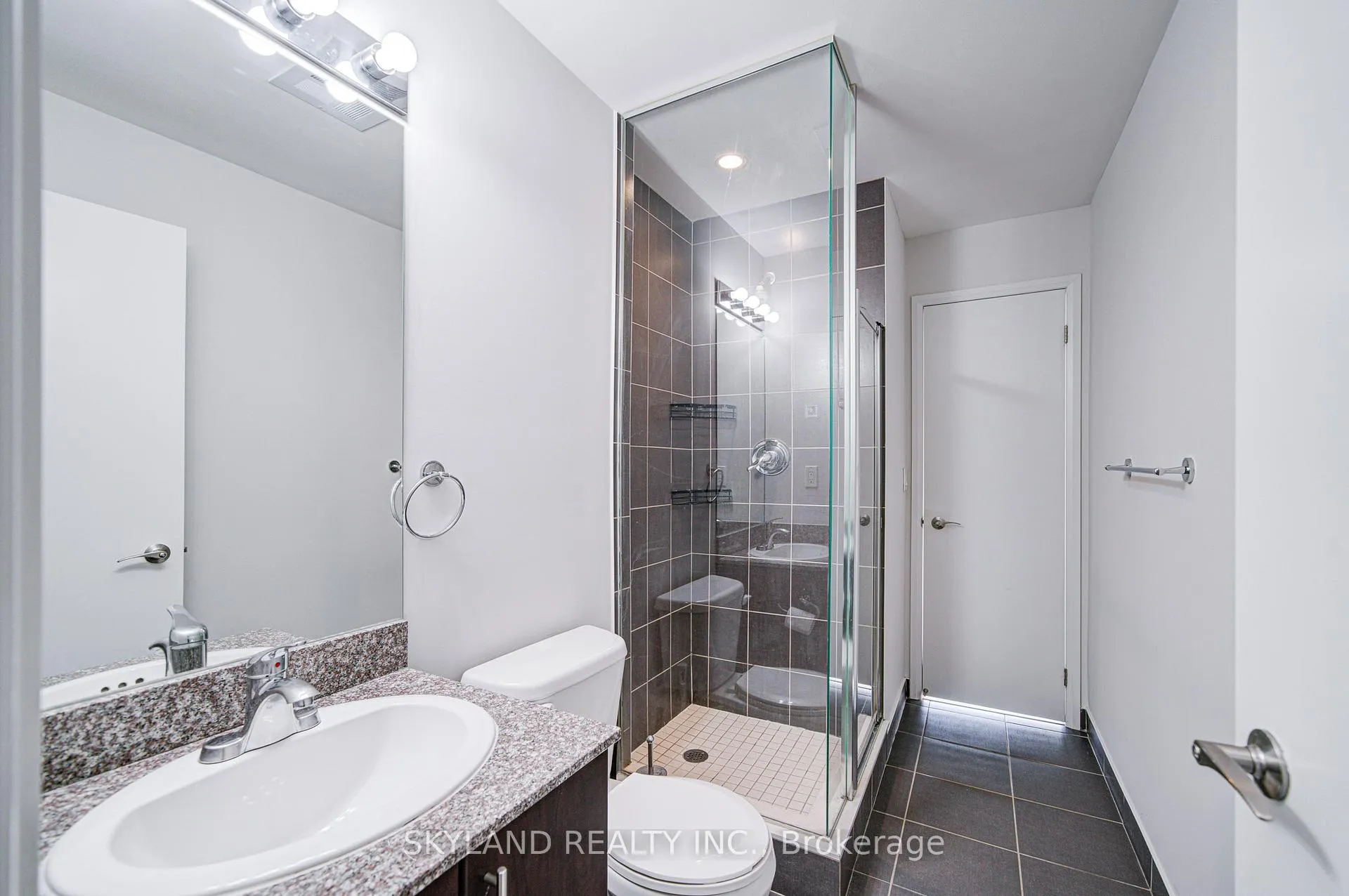 Photo 10 of Unit 903, 2900 Highway 7 Road, Vaughan, Concord — HOMEH
