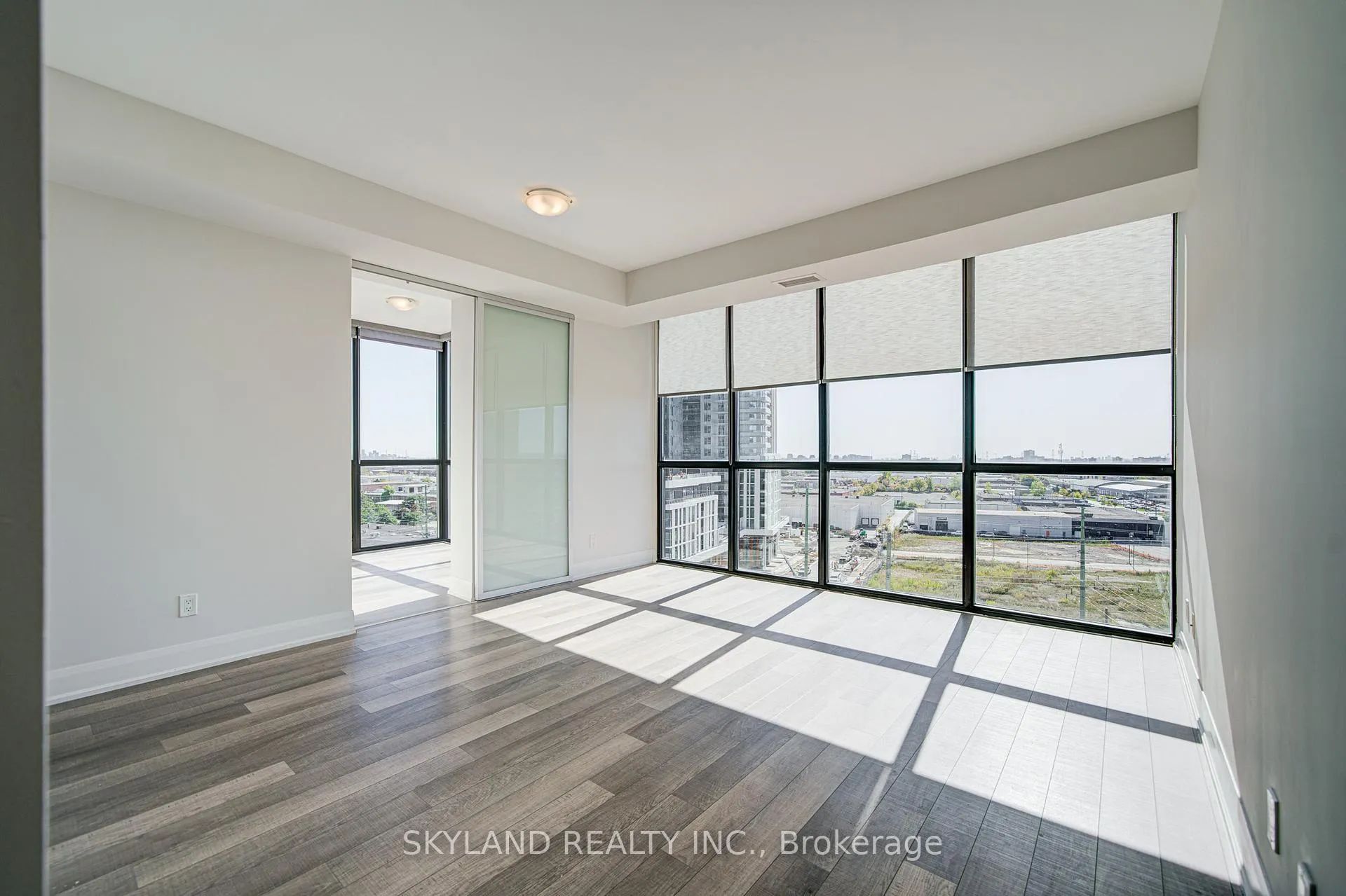 Photo 11 of Unit 903, 2900 Highway 7 Road, Vaughan, Concord — HOMEH