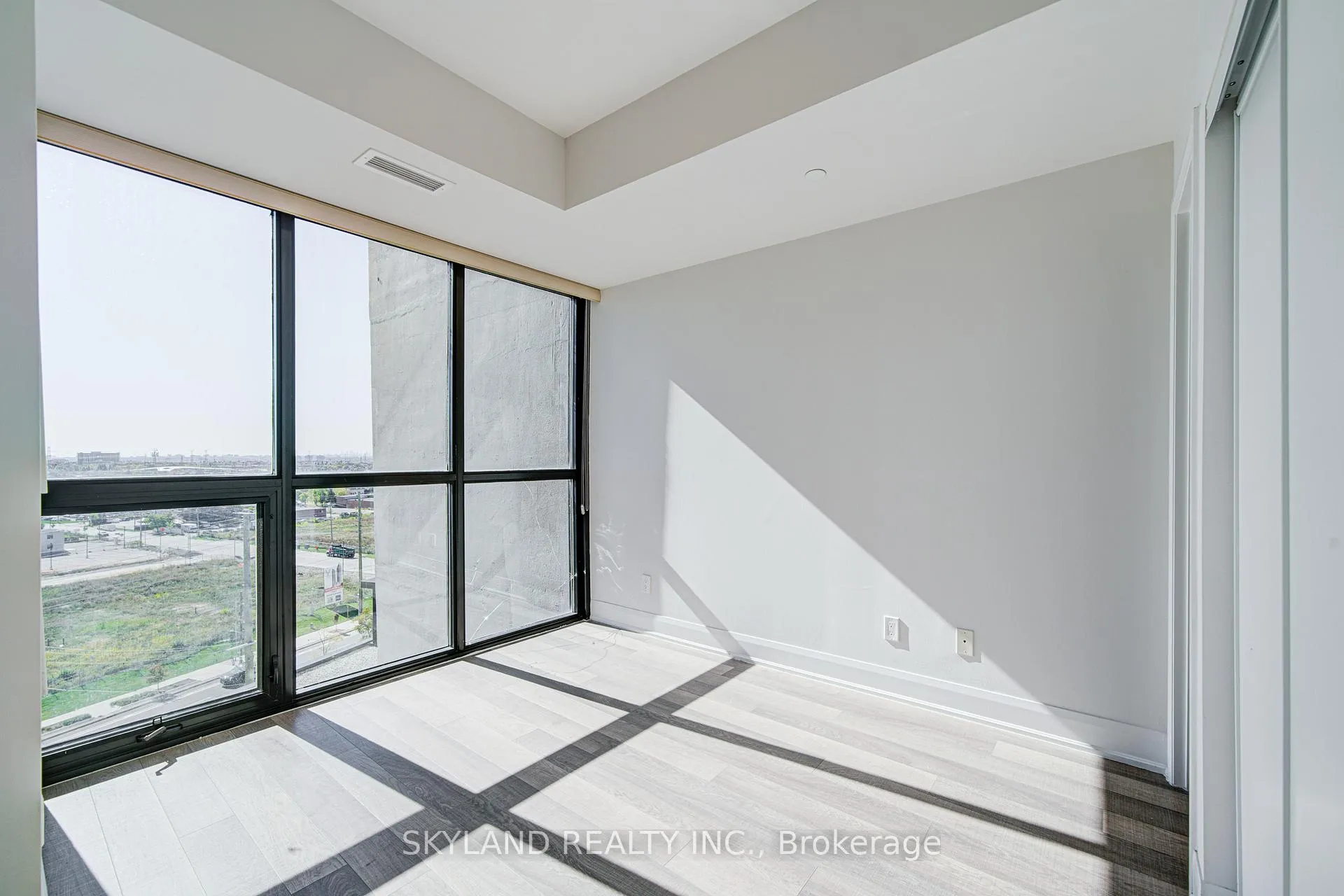 Photo 14 of Unit 903, 2900 Highway 7 Road, Vaughan, Concord — HOMEH
