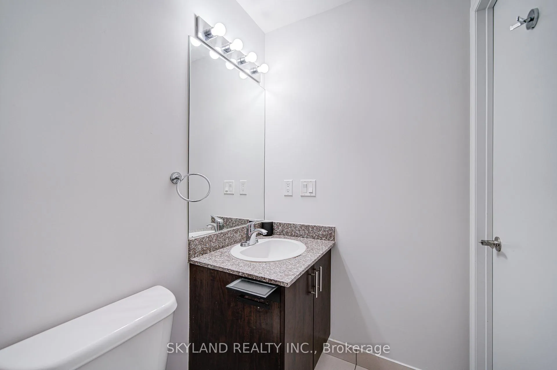 Photo 20 of Unit 903, 2900 Highway 7 Road, Vaughan, Concord — HOMEH