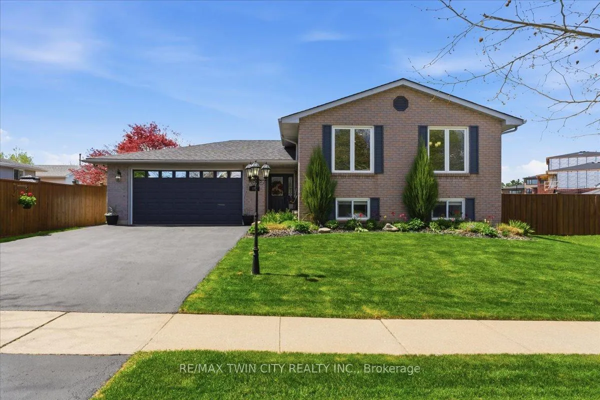 Photo 1 of 139 Branlyn Crescent, Brantford — HOMEH