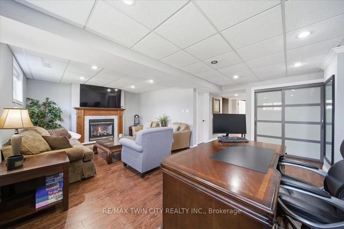 Photo 27 of 139 Branlyn Crescent, Brantford — HOMEH