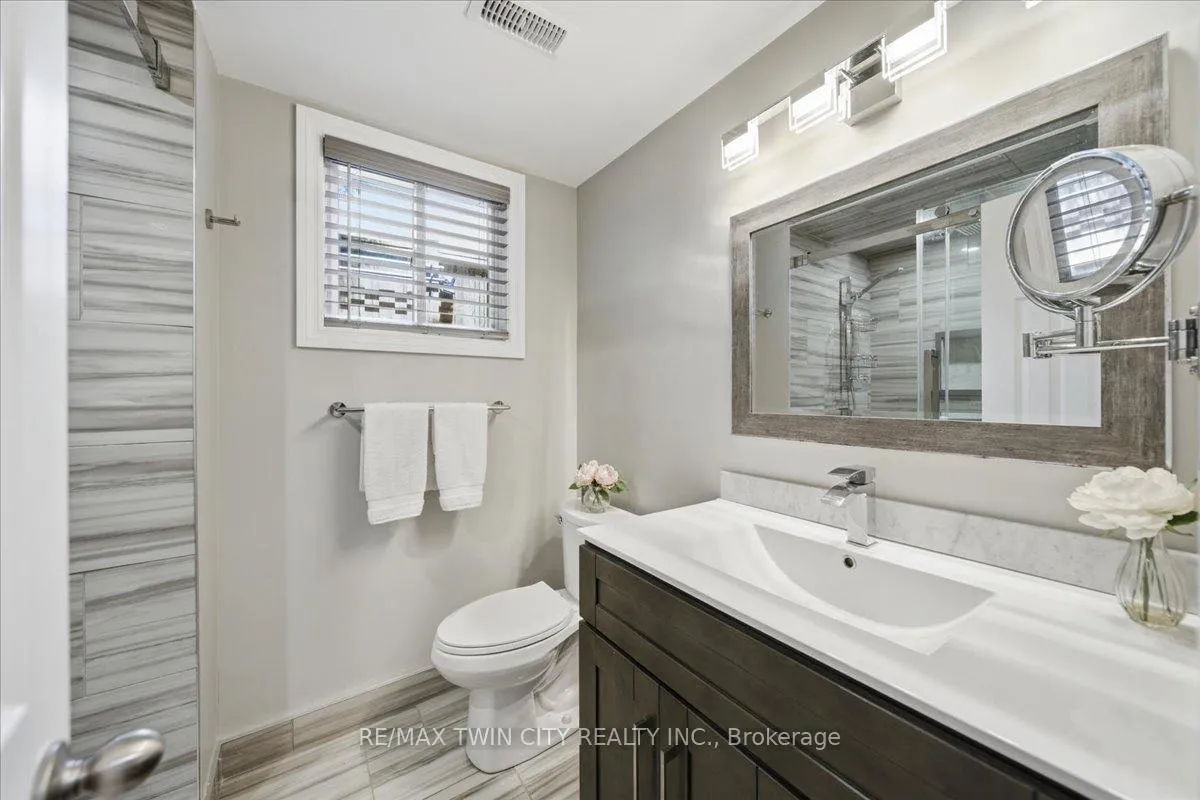 Photo 31 of 139 Branlyn Crescent, Brantford — HOMEH