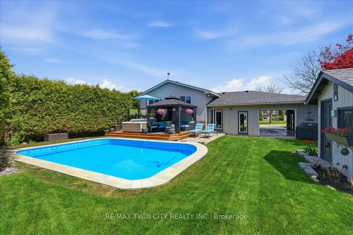 Photo 38 of 139 Branlyn Crescent, Brantford — HOMEH
