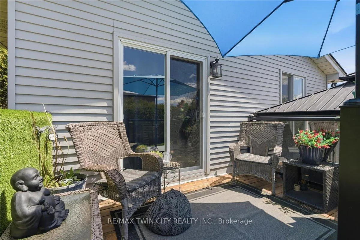 Photo 41 of 139 Branlyn Crescent, Brantford — HOMEH