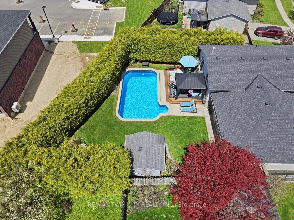 Photo 47 of 139 Branlyn Crescent, Brantford — HOMEH