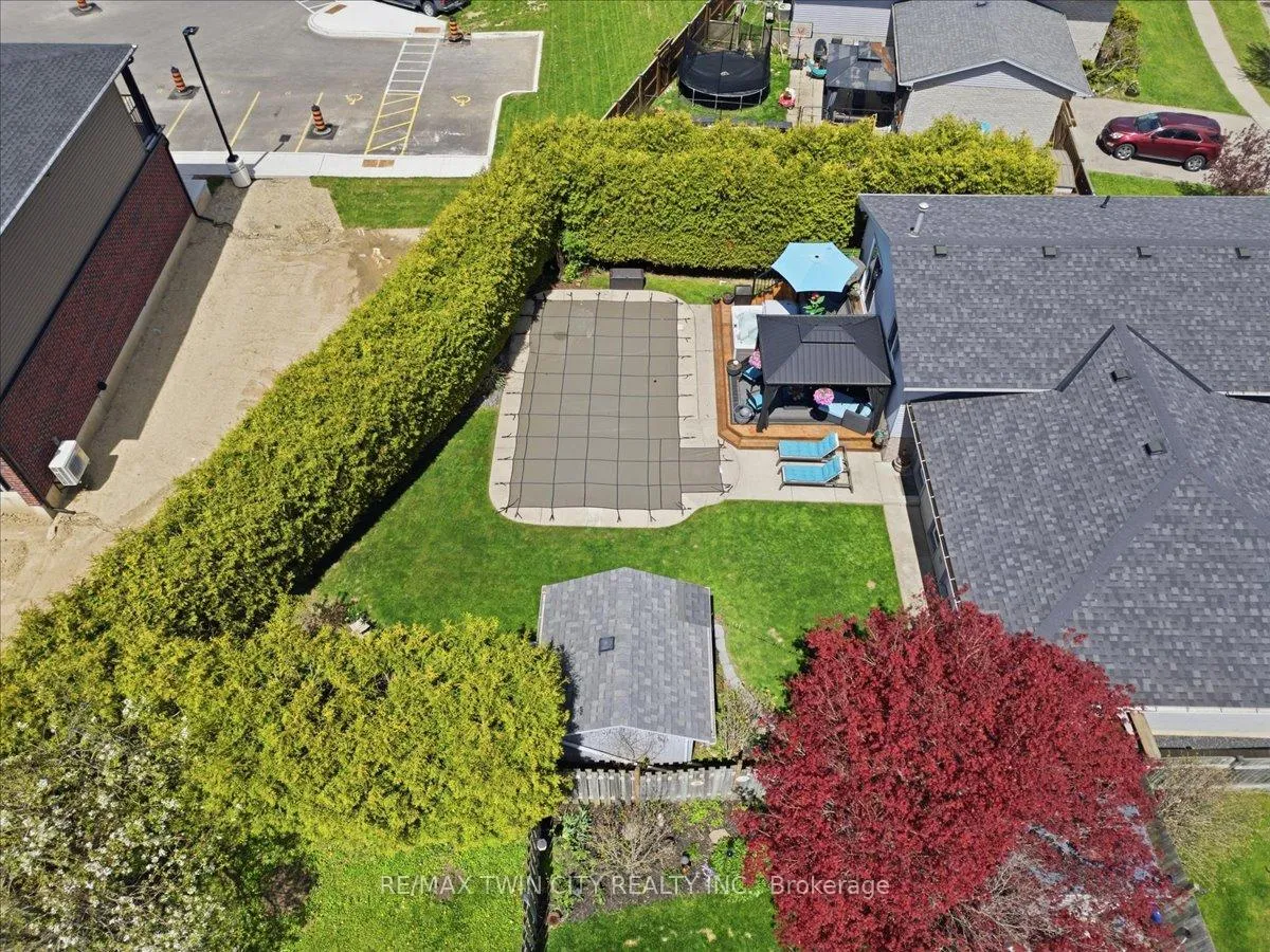 Photo 48 of 139 Branlyn Crescent, Brantford — HOMEH