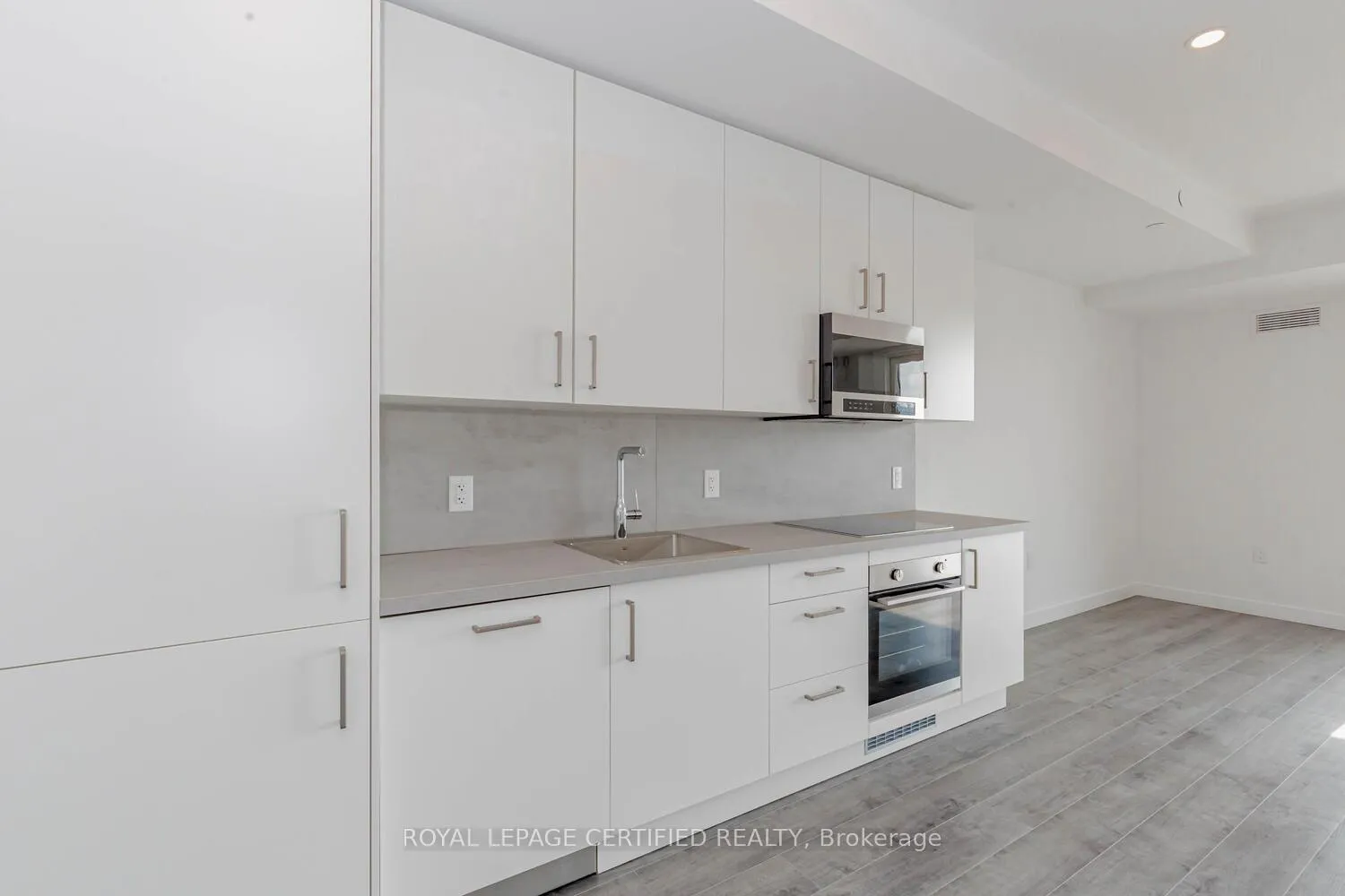 Photo 13 of Unit 109, 7549 Kalar Road, Niagara Falls, Brown — HOMEH