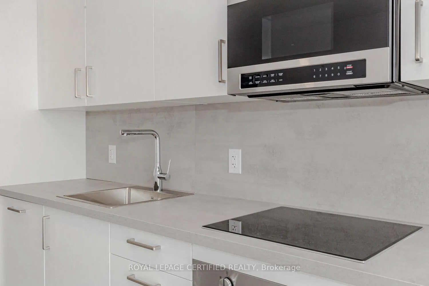 Photo 18 of Unit 109, 7549 Kalar Road, Niagara Falls, Brown — HOMEH
