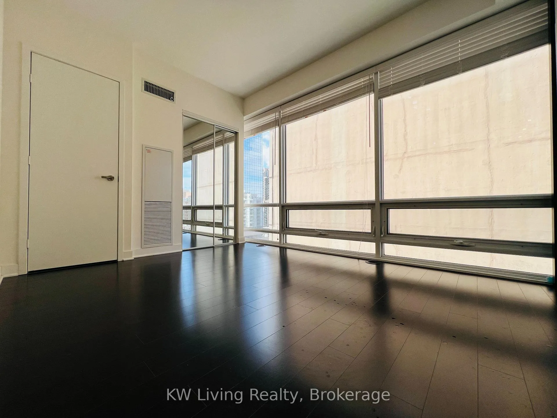 Photo 7 of Unit 1104, 15 Grenville Street, Toronto, Bay Street Corridor — HOMEH