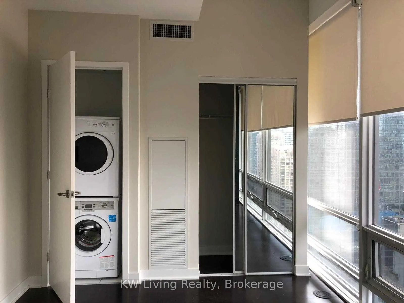 Photo 9 of Unit 1104, 15 Grenville Street, Toronto, Bay Street Corridor — HOMEH