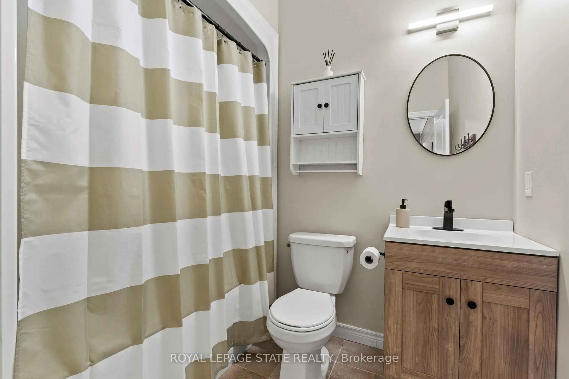 Photo 30 of 292 Keystone Crescent, Hamilton, Stoney Creek — HOMEH