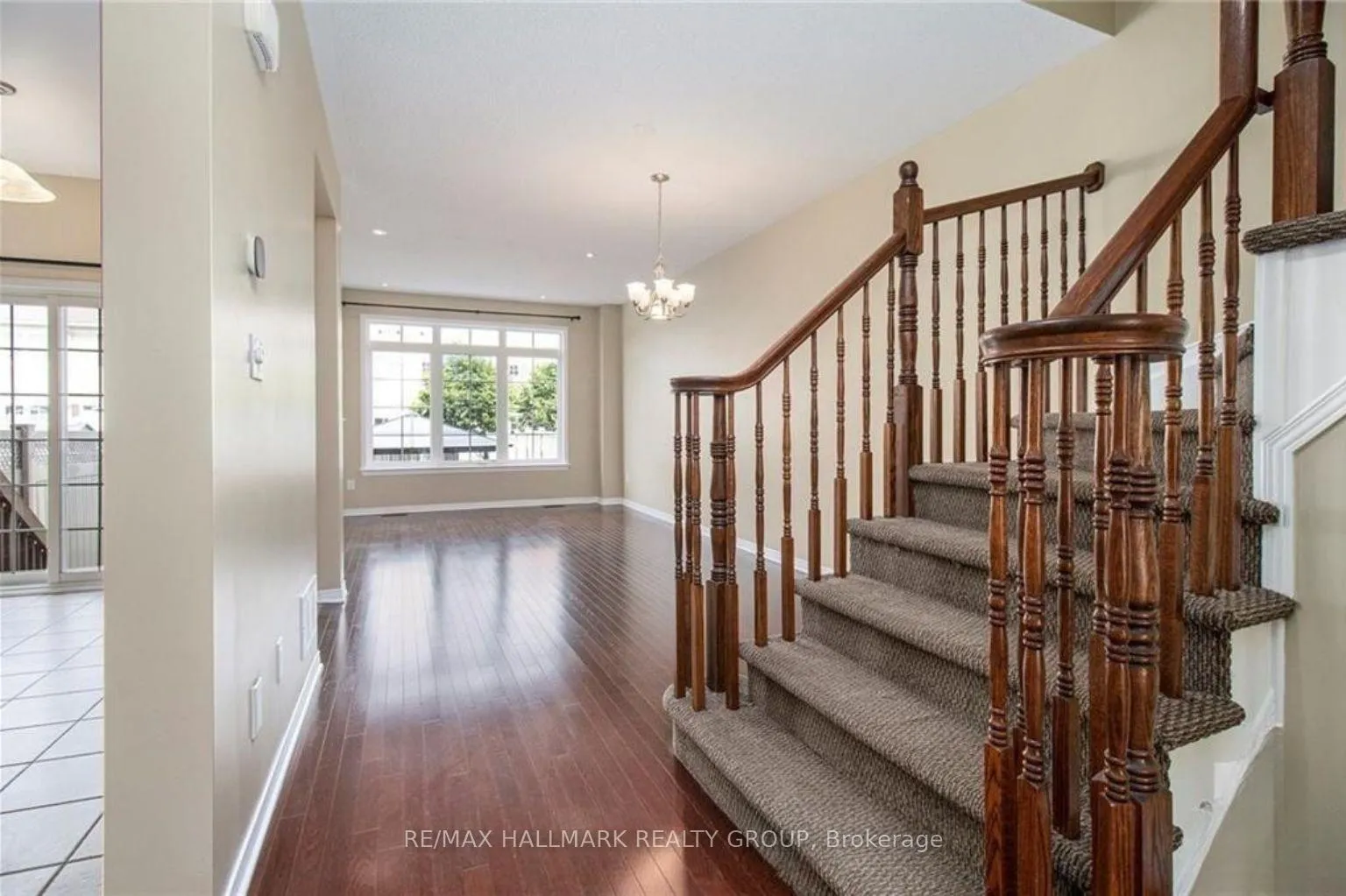 Photo 5 of 492 Dundonald Drive, Ottawa, Barrhaven - Stonebridge — HOMEH