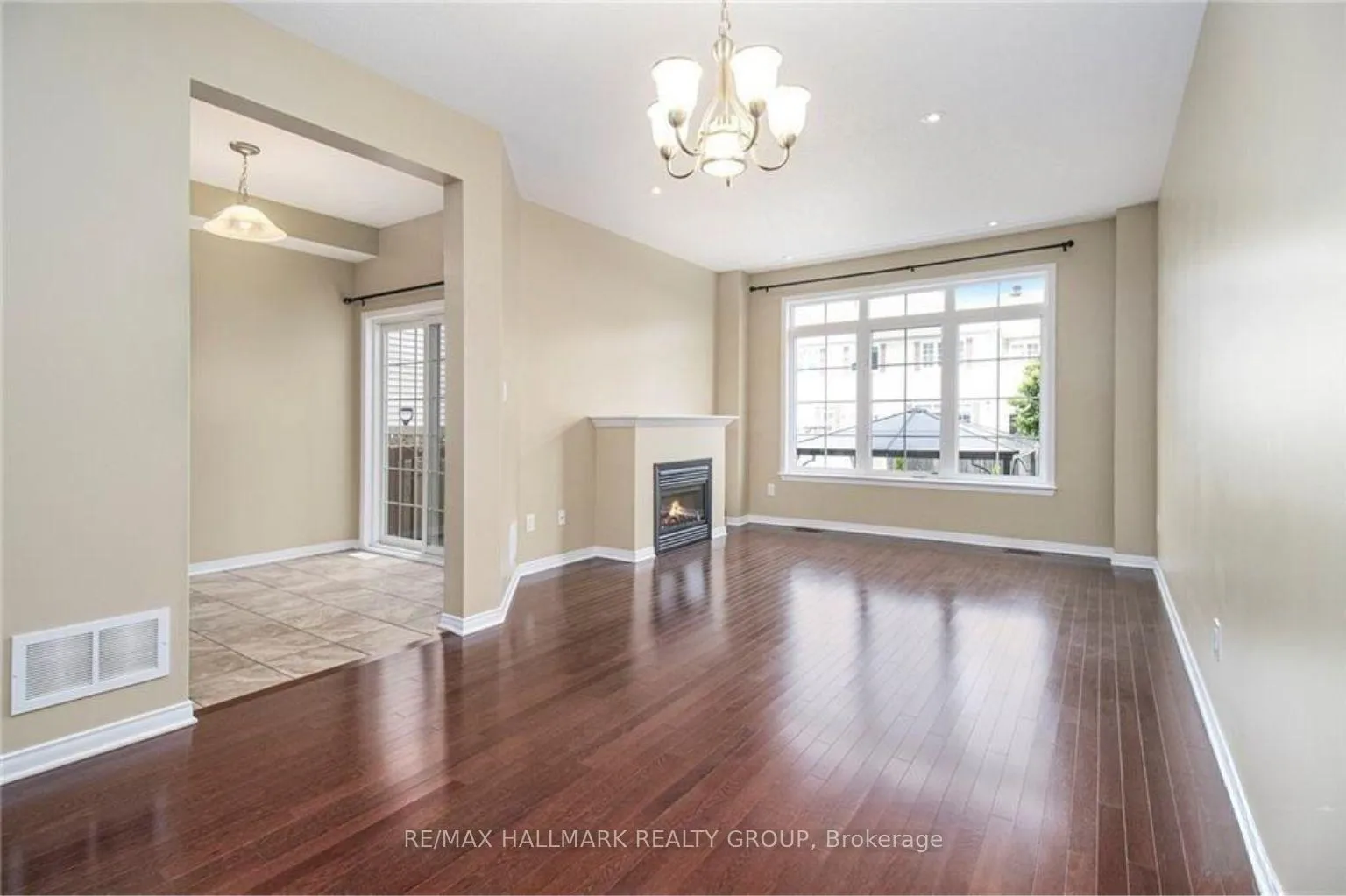 Photo 6 of 492 Dundonald Drive, Ottawa, Barrhaven - Stonebridge — HOMEH