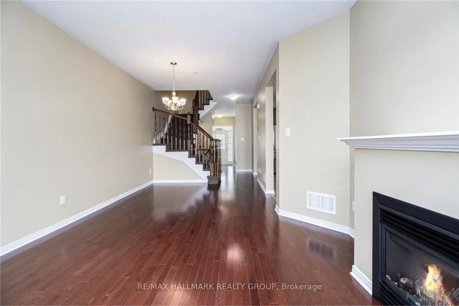 Photo 7 of 492 Dundonald Drive, Ottawa, Barrhaven - Stonebridge — HOMEH