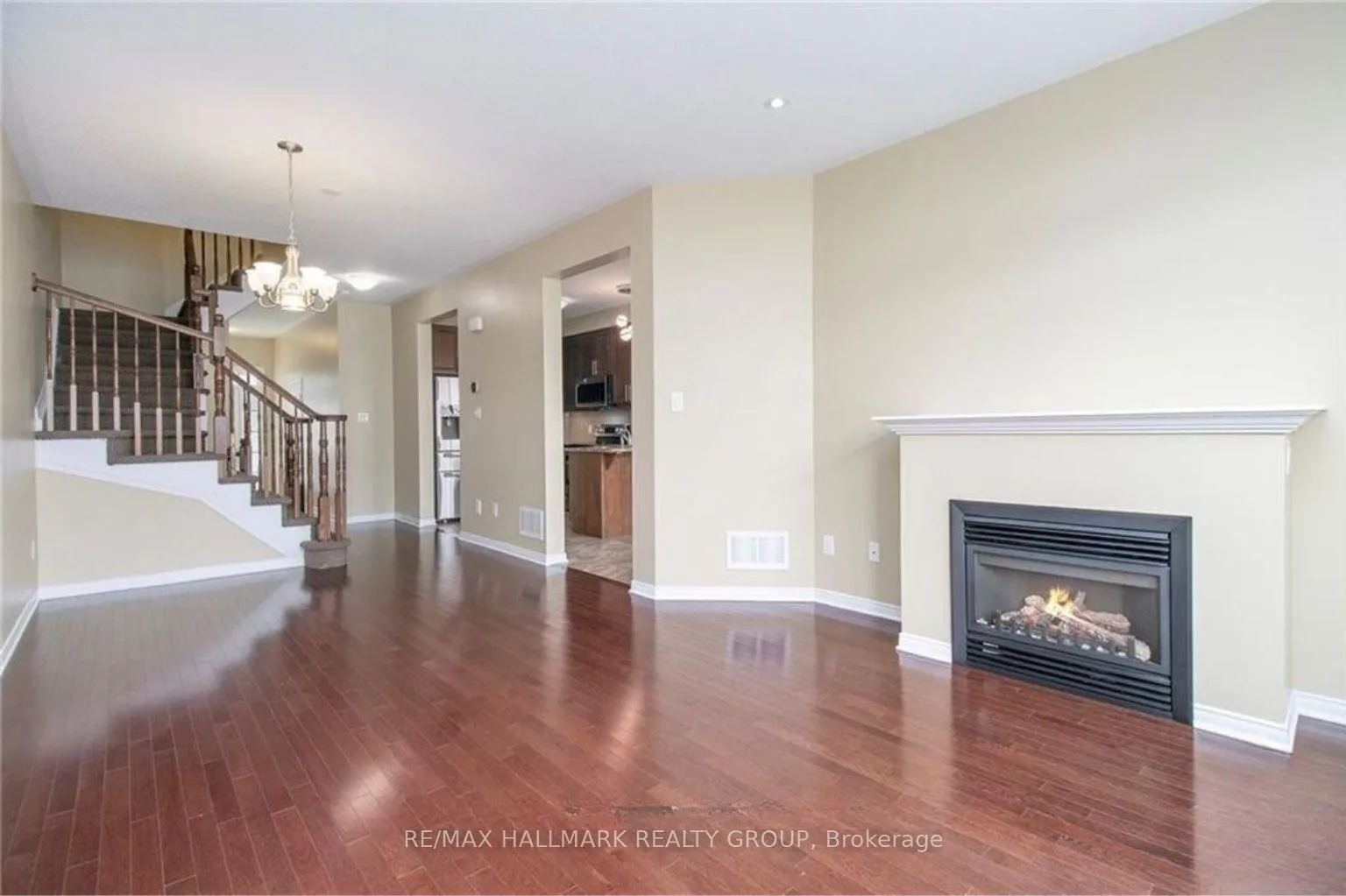 Photo 8 of 492 Dundonald Drive, Ottawa, Barrhaven - Stonebridge — HOMEH