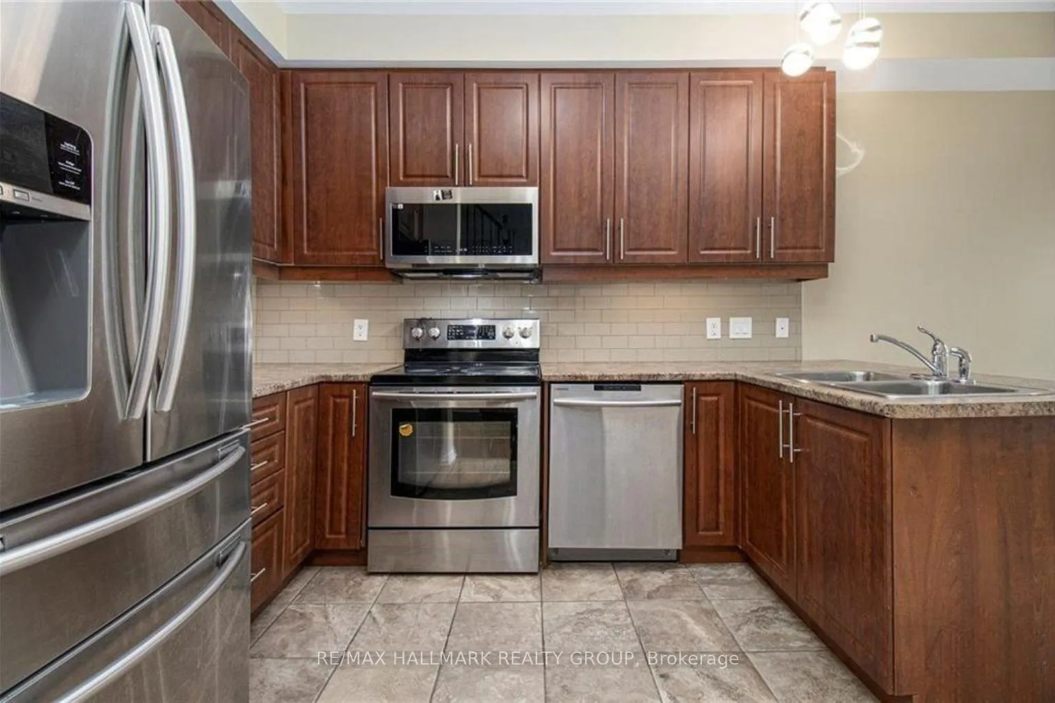 Photo 9 of 492 Dundonald Drive, Ottawa, Barrhaven - Stonebridge — HOMEH