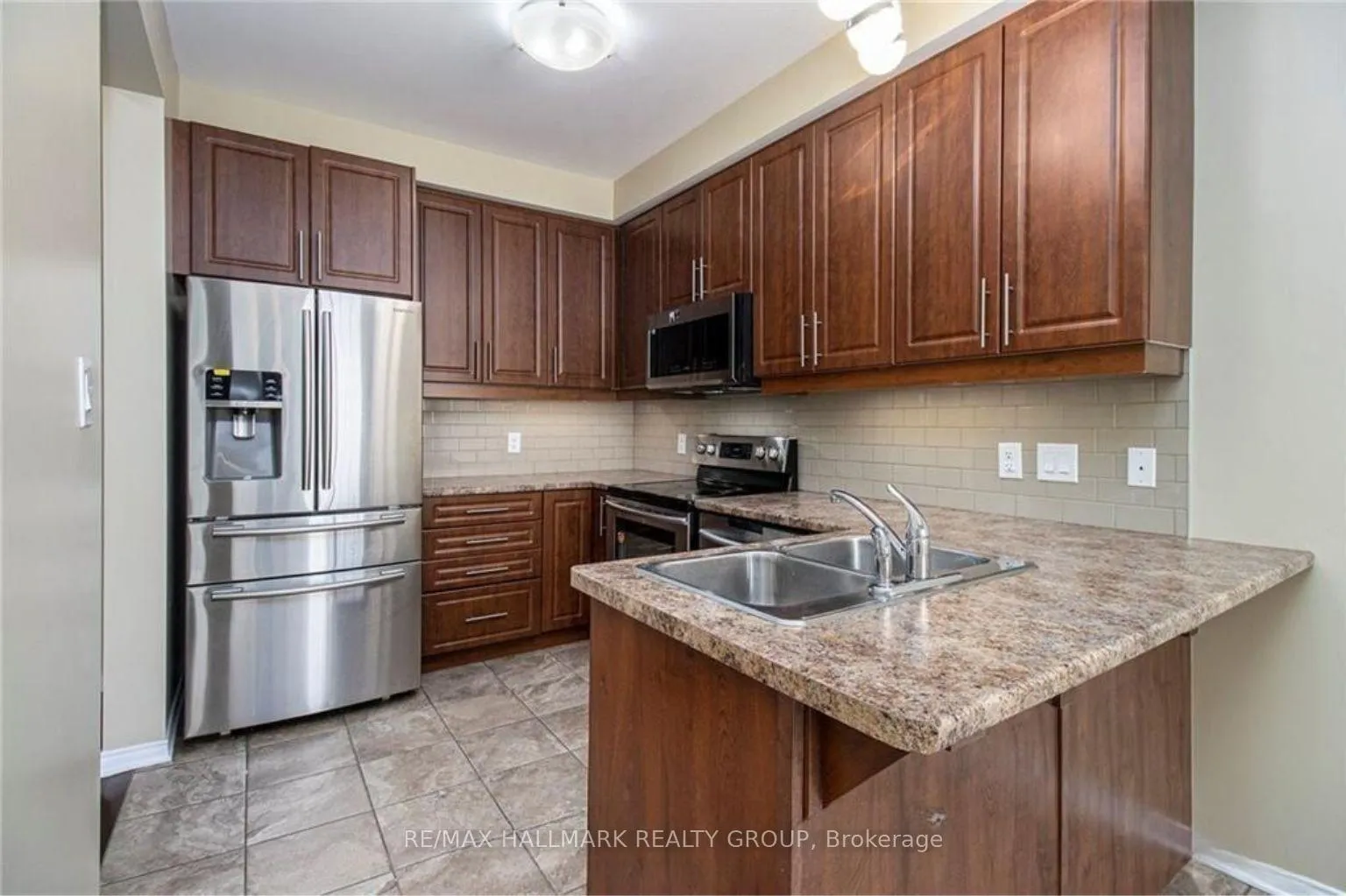 Photo 10 of 492 Dundonald Drive, Ottawa, Barrhaven - Stonebridge — HOMEH