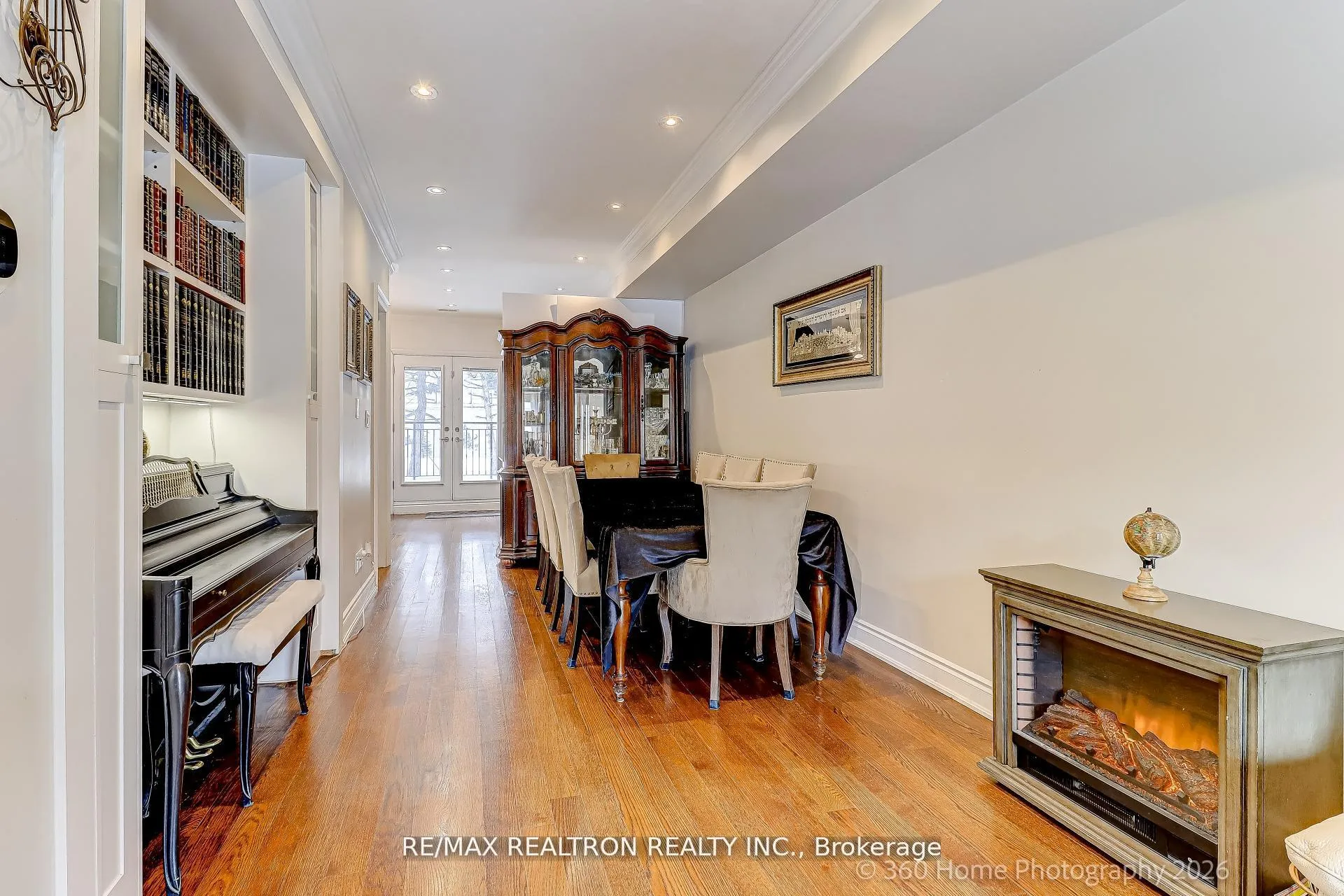 Photo 5 of 7 Stadacona Drive, Toronto, Englemount-Lawrence — HOMEH