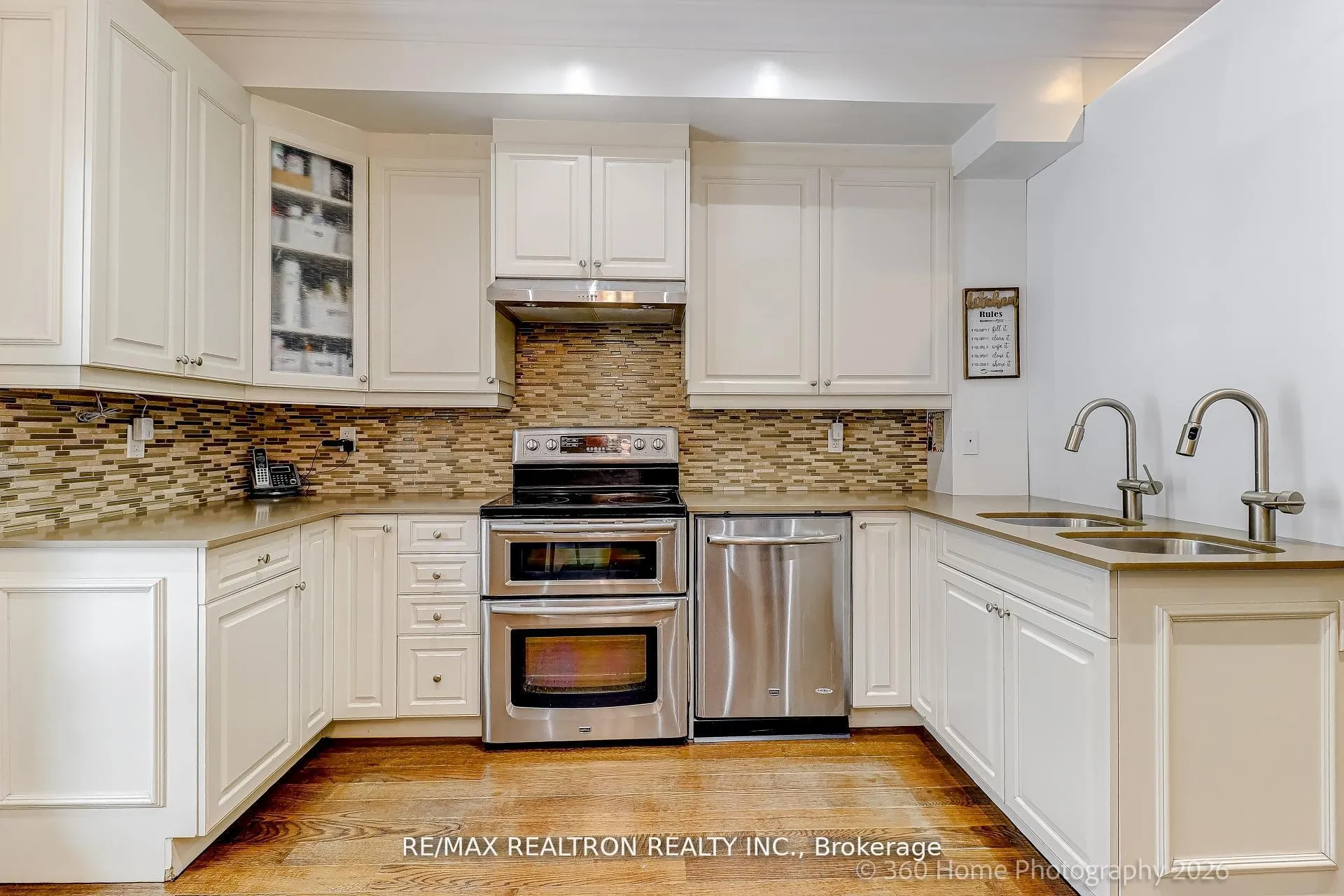 Photo 11 of 7 Stadacona Drive, Toronto, Englemount-Lawrence — HOMEH