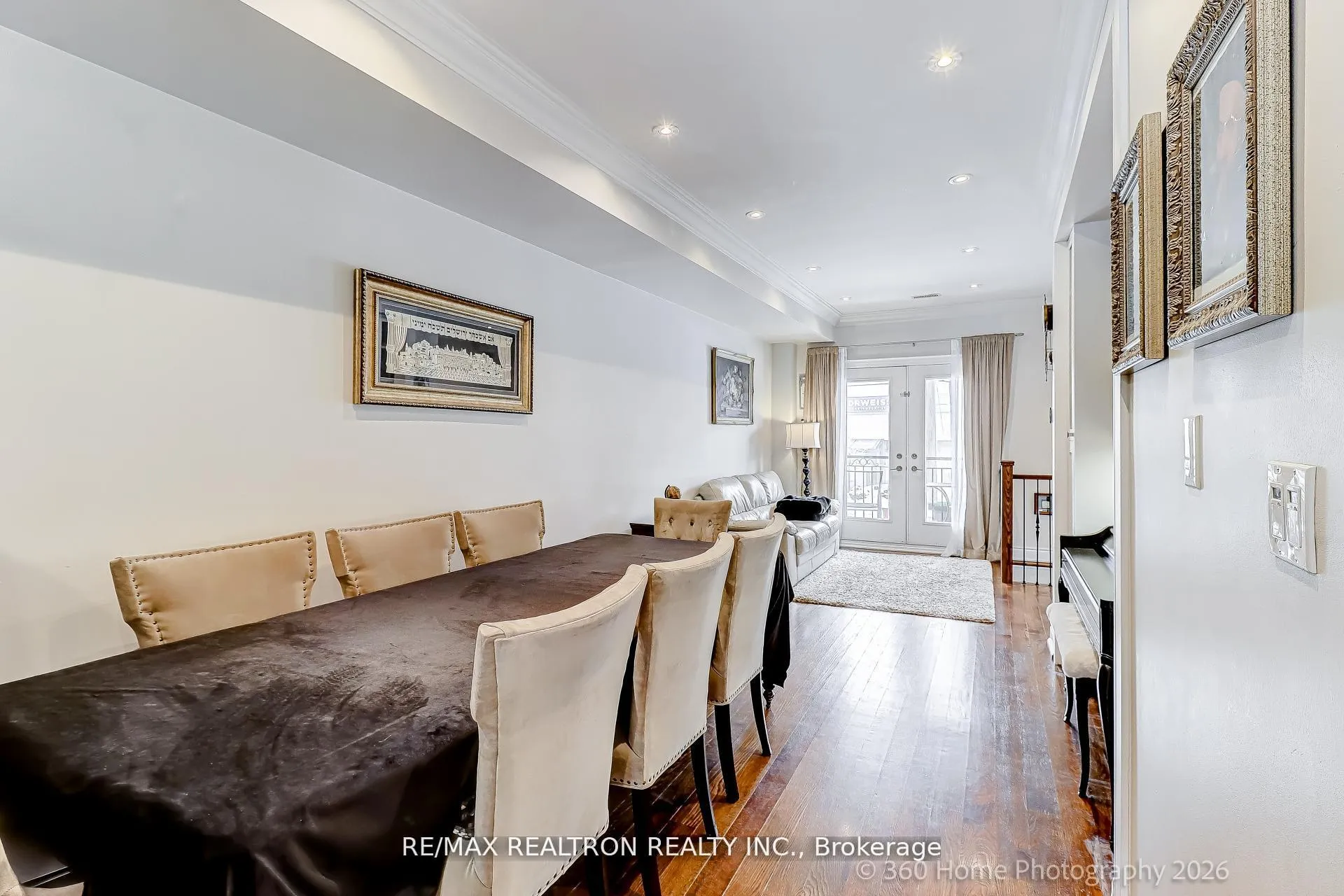 Photo 12 of 7 Stadacona Drive, Toronto, Englemount-Lawrence — HOMEH