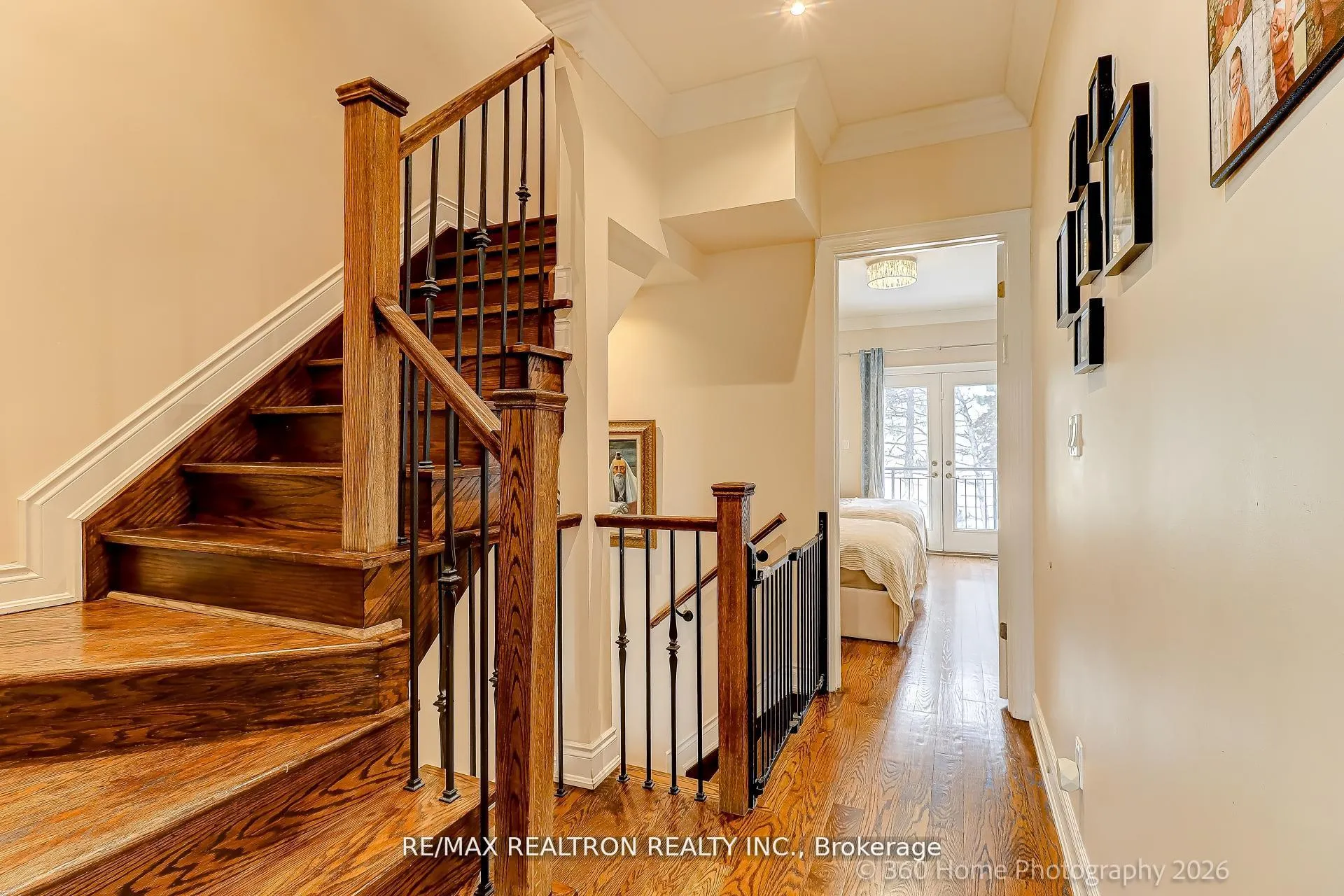 Photo 16 of 7 Stadacona Drive, Toronto, Englemount-Lawrence — HOMEH