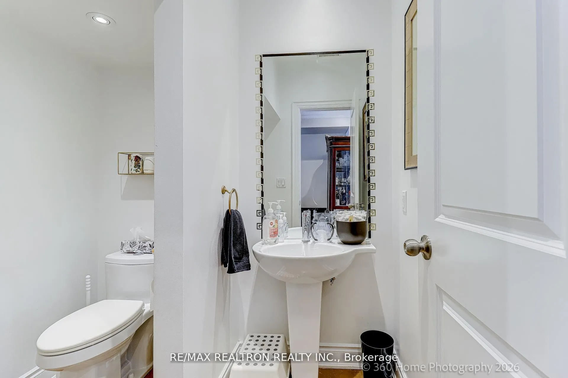Photo 24 of 7 Stadacona Drive, Toronto, Englemount-Lawrence — HOMEH