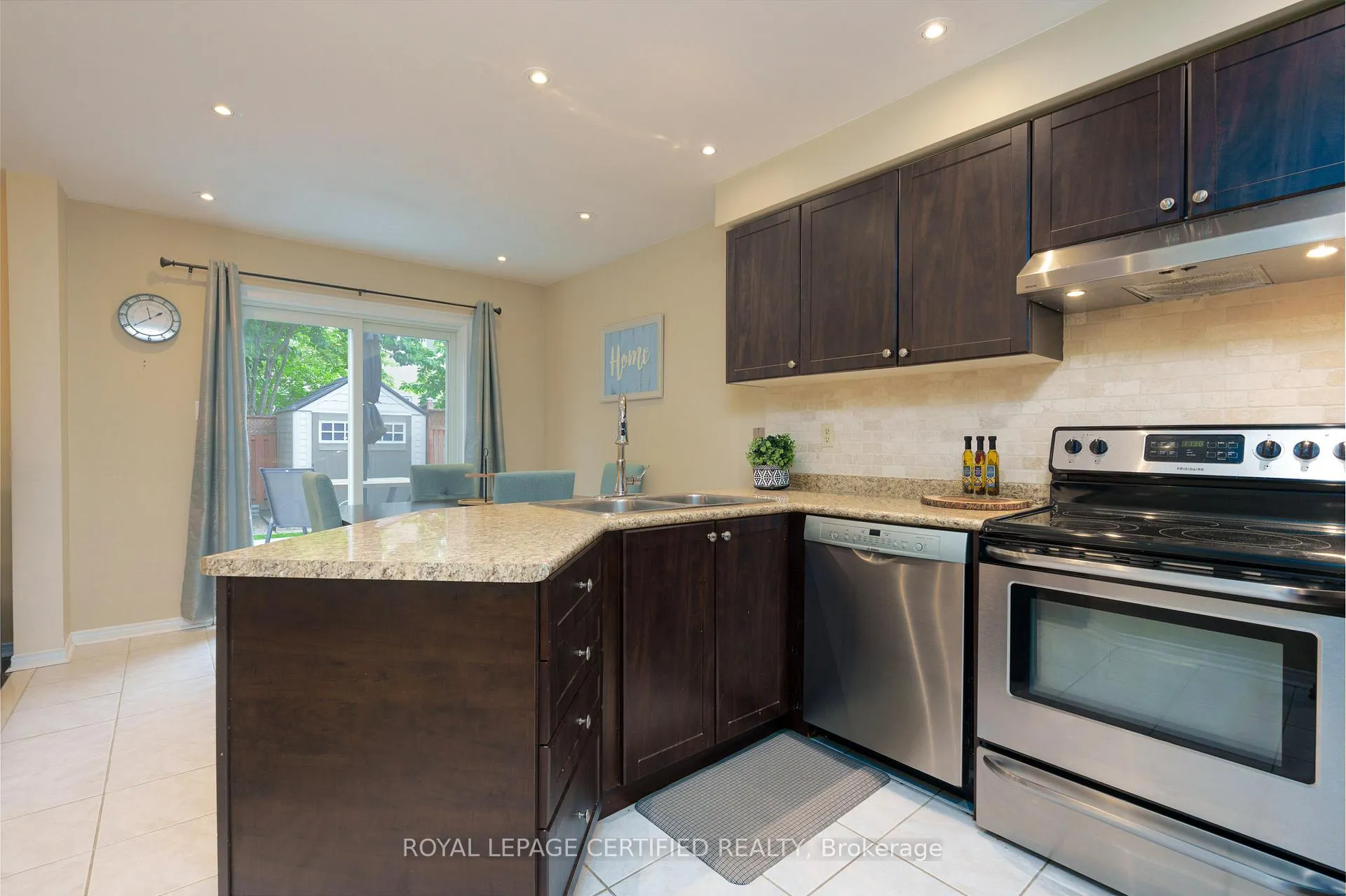 Photo 13 of 38 Banner Road, Brampton, Brampton West — HOMEH