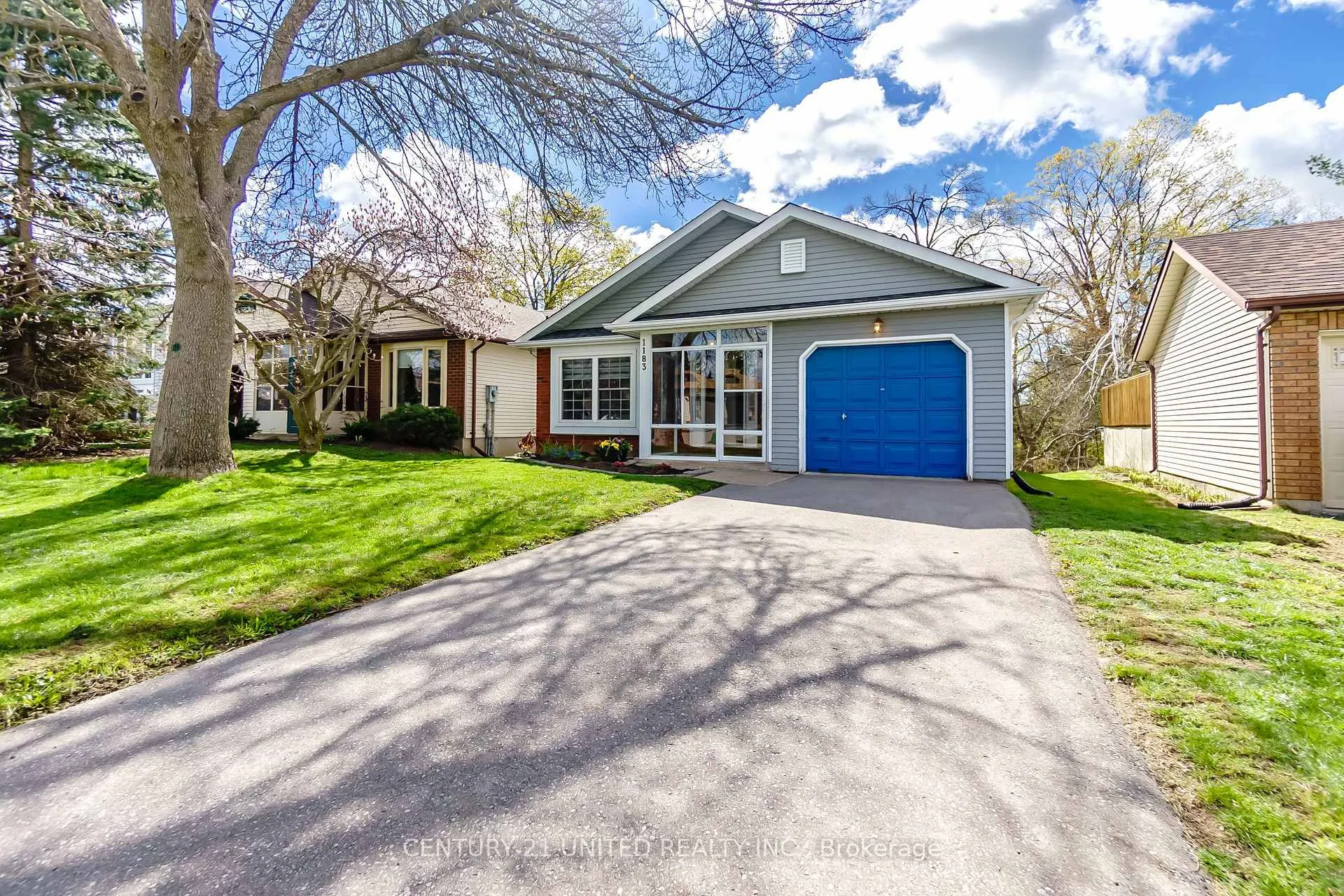 Photo 3 of 1183 Huntington Circle, Peterborough, Otonabee Ward 1 — HOMEH