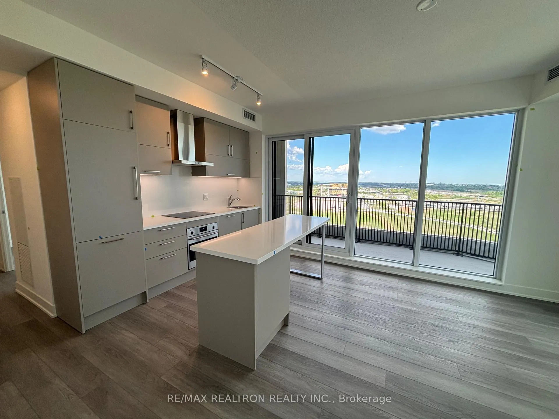 Photo 5 of Unit 1920, 56 Andre De Grasse Street, Markham, Unionville — HOMEH