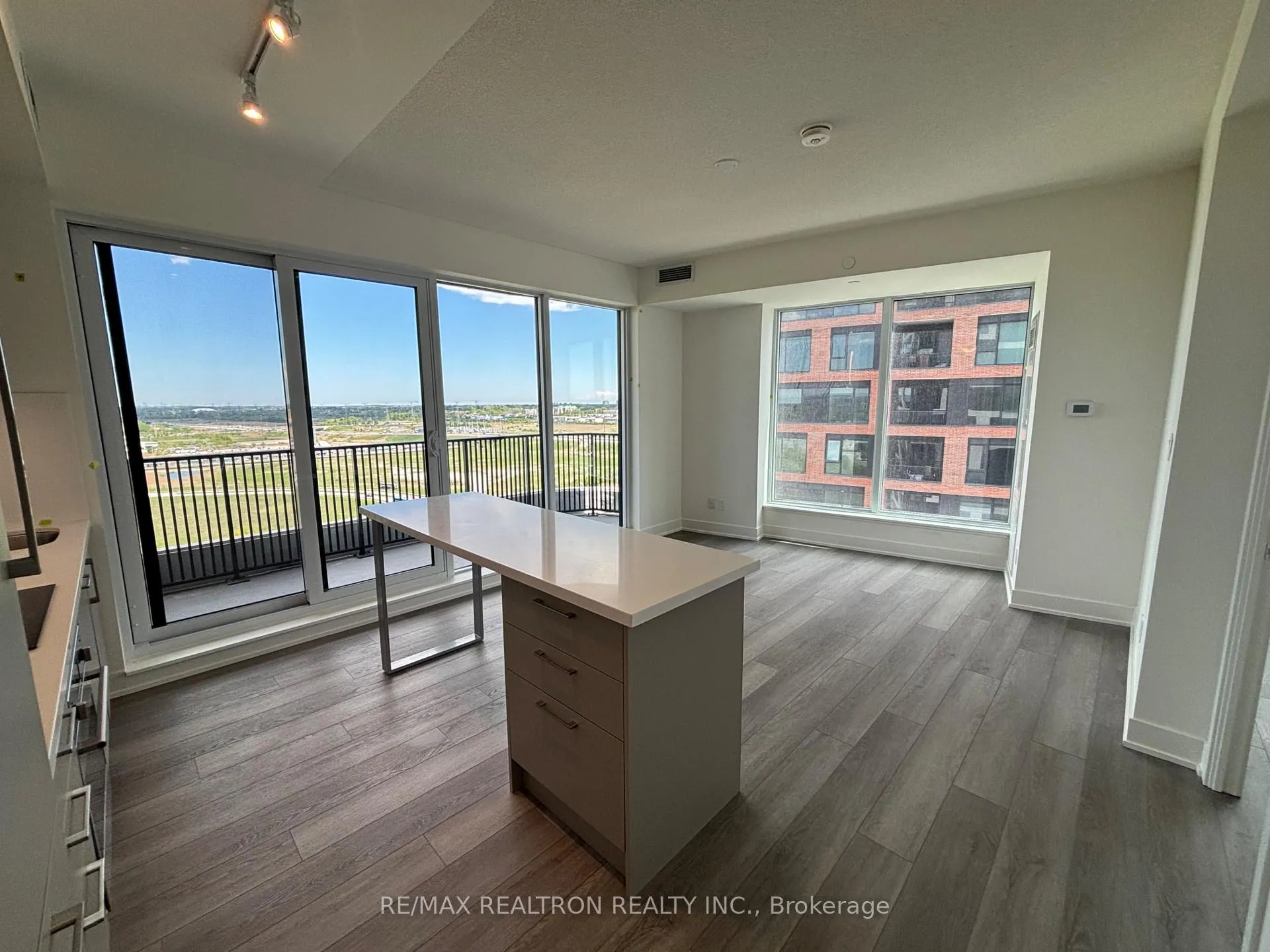 Photo 6 of Unit 1920, 56 Andre De Grasse Street, Markham, Unionville — HOMEH