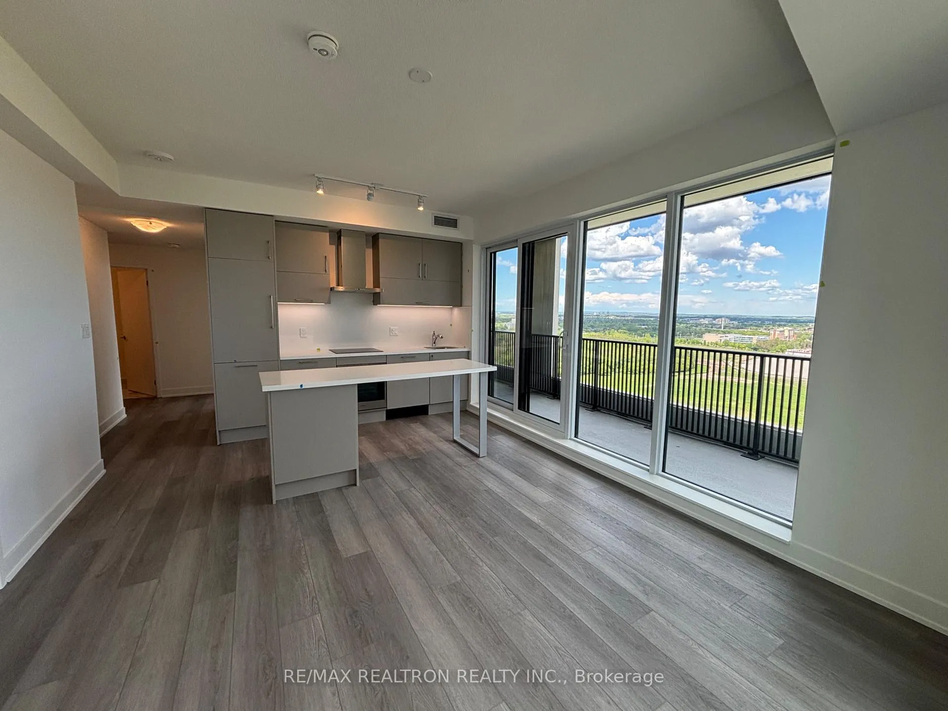 Photo 7 of Unit 1920, 56 Andre De Grasse Street, Markham, Unionville — HOMEH