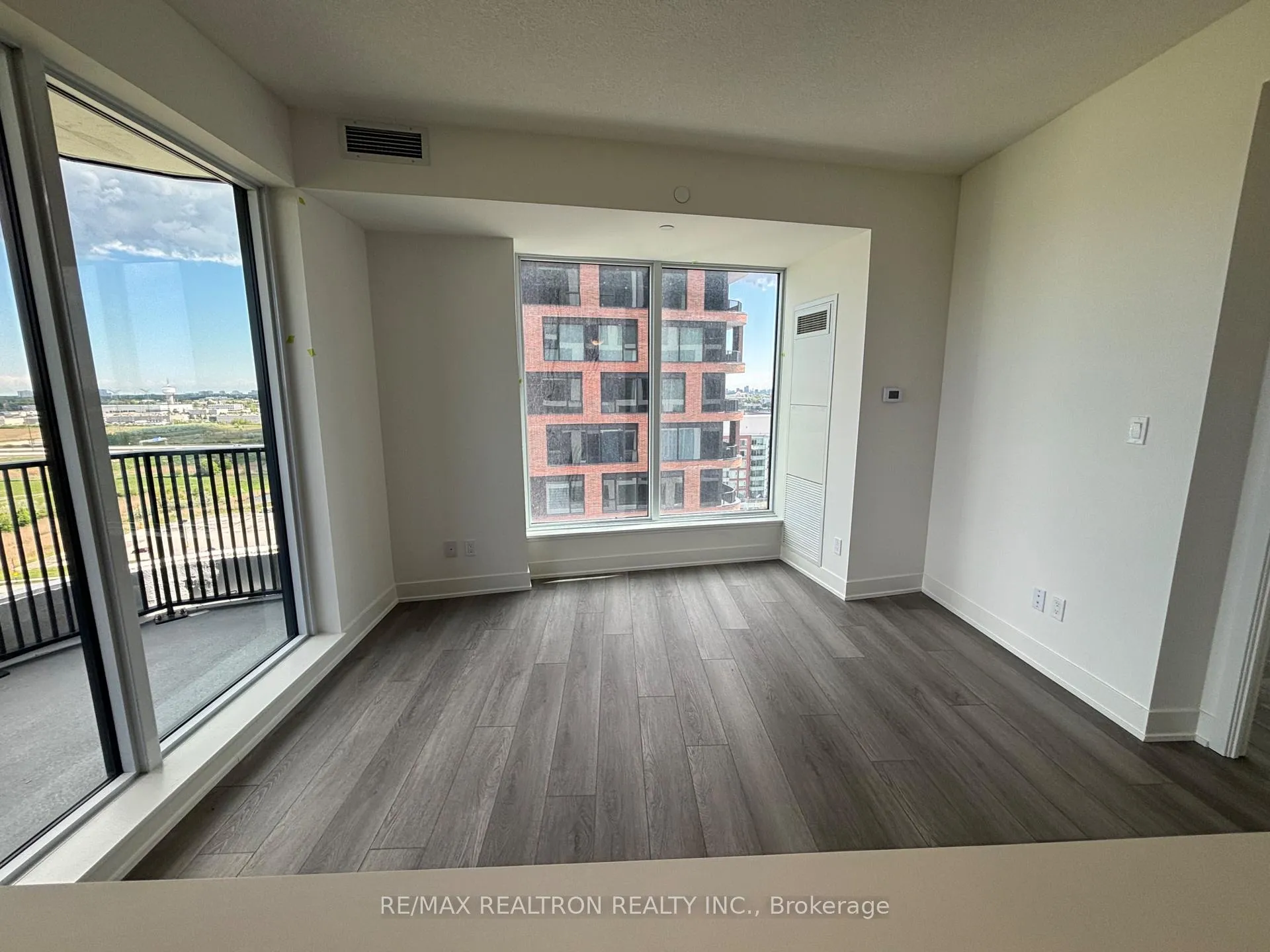 Photo 10 of Unit 1920, 56 Andre De Grasse Street, Markham, Unionville — HOMEH