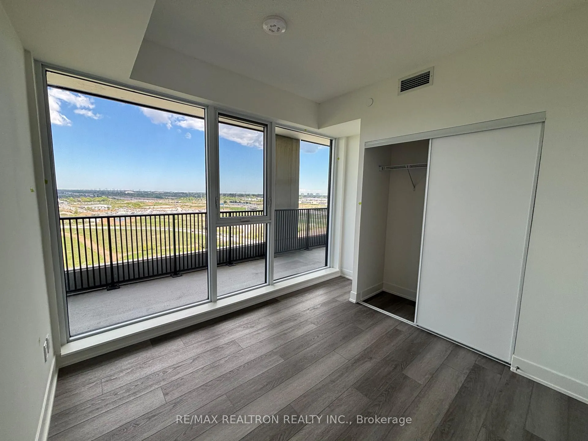 Photo 16 of Unit 1920, 56 Andre De Grasse Street, Markham, Unionville — HOMEH